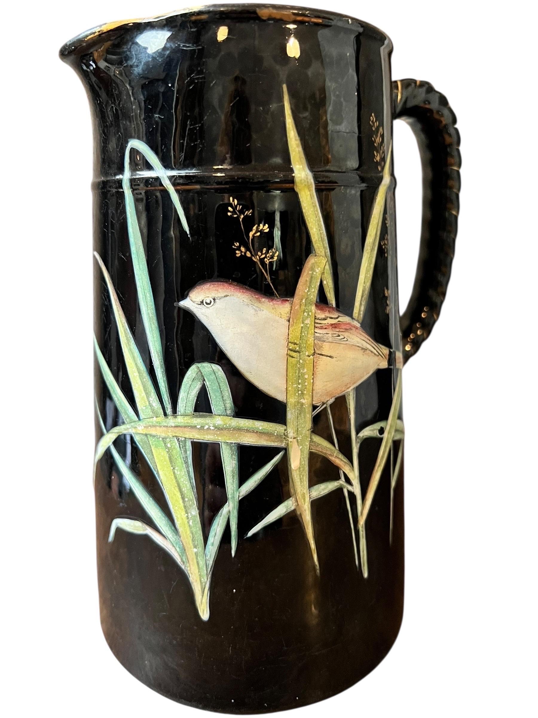 “Barbotine” earthenware pitcher with Japanese-style decoration – France, circa 1 In Good Condition For Sale In Beuzevillette, FR