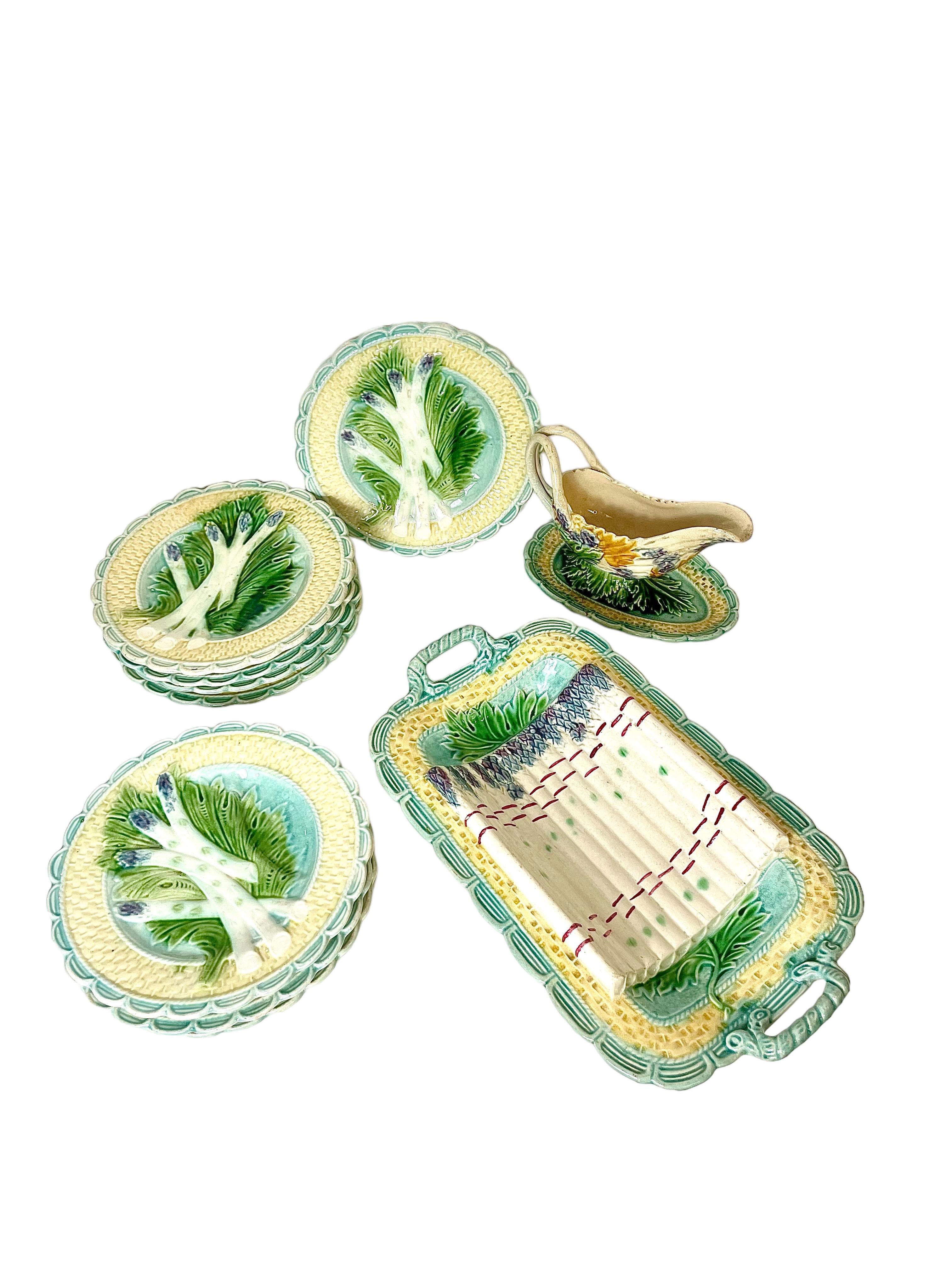 XIXe siècle Assiette à asperges en majolique émaillée Barbotine en vente