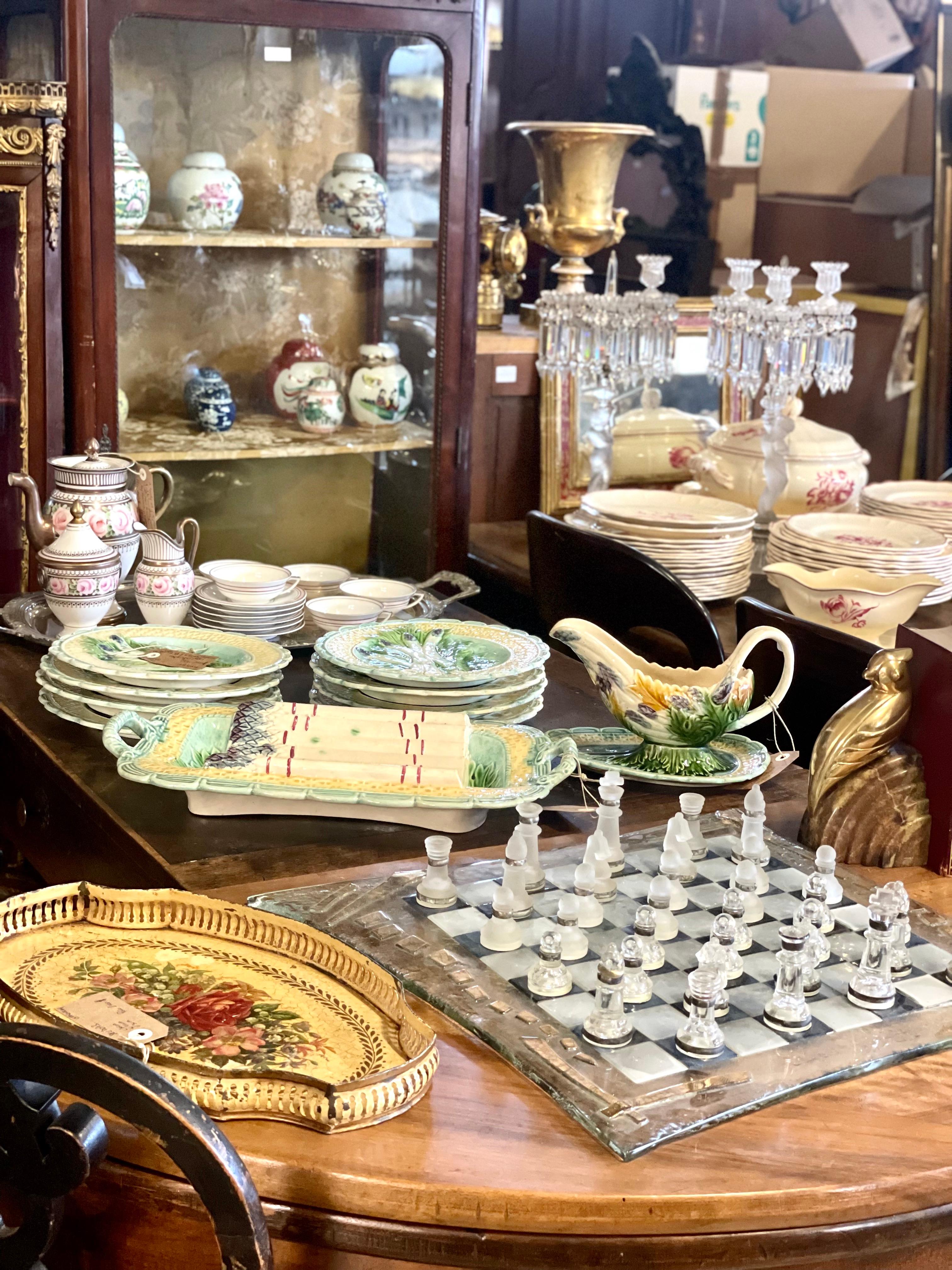 Barbotine Majolica Glazed Asparagus Platter In Good Condition For Sale In LA CIOTAT, FR