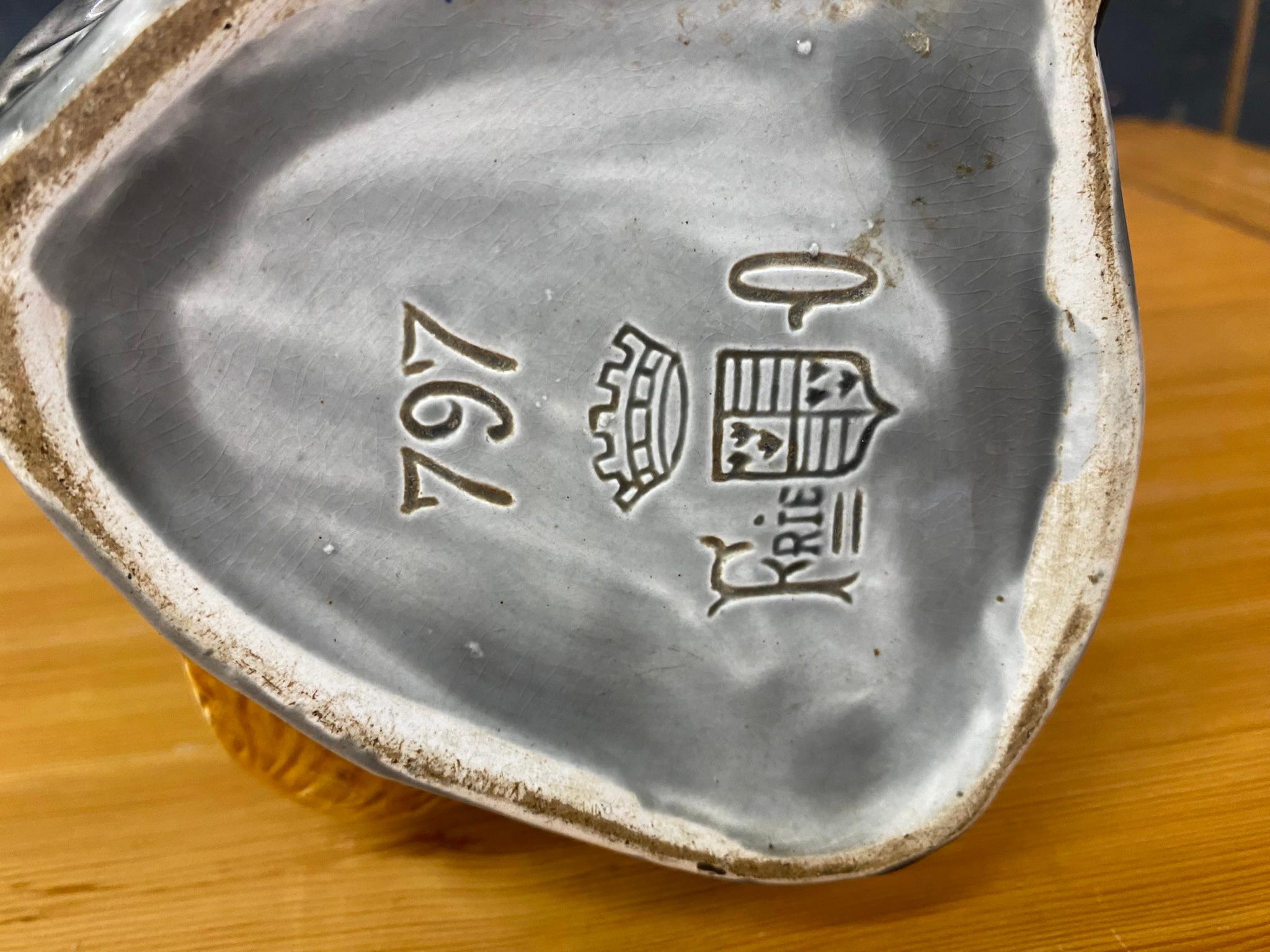 barbotine pitcher 