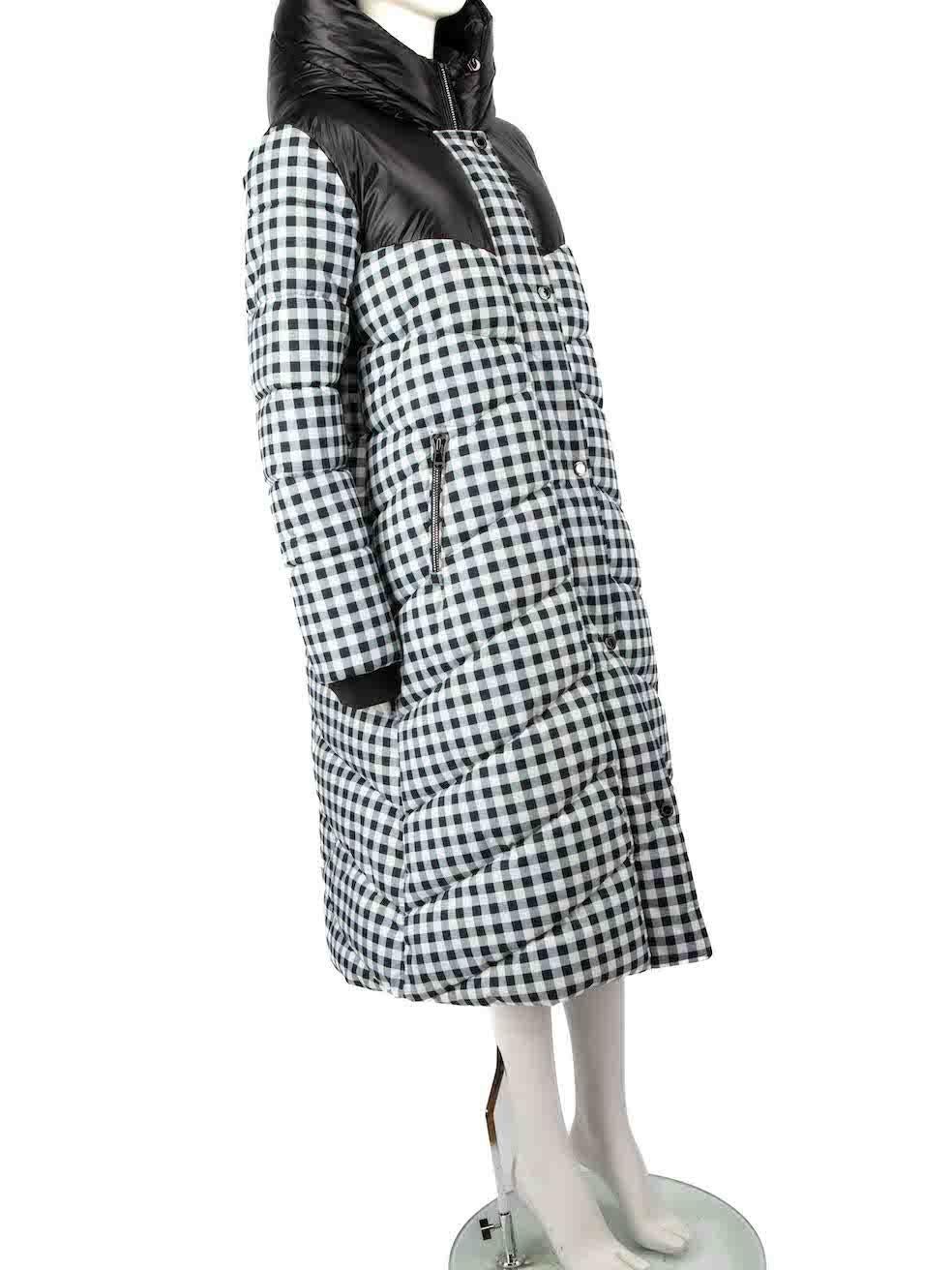 CONDITION is Very good. Minimal wear to coat is evident. Minimal discolouration to the left sleeve and on the bottom hemline on this used Barbour designer resale item.
 
 
 
 Details
 
 
 Black and white
 
 Polyester
 
 Puffer coat
 
 Gingham