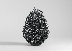 Barbro Åberg, Fantaisie fossile, sculpture en céramique noire, Danemark, 2022.