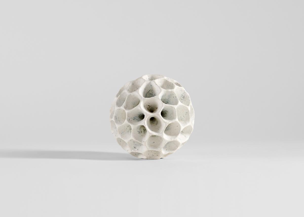 Barbro Åberg, Round Speaker, White Ceramic Sculpture, Denmark, 2023 In Good Condition For Sale In New York, NY