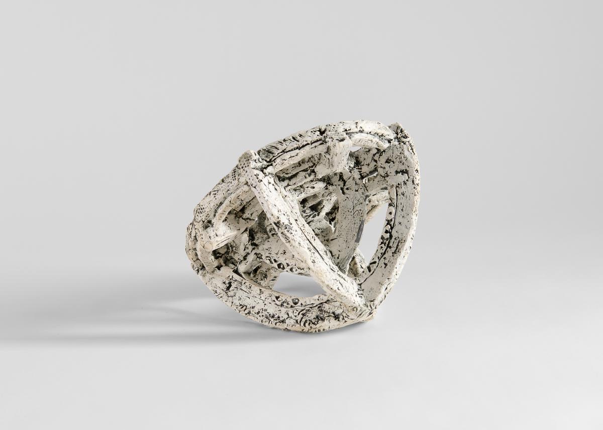 Barbro Åberg, Segno, scultura in ceramica bianca, Danimarca, 2023 In condizioni buone in vendita a New York, NY