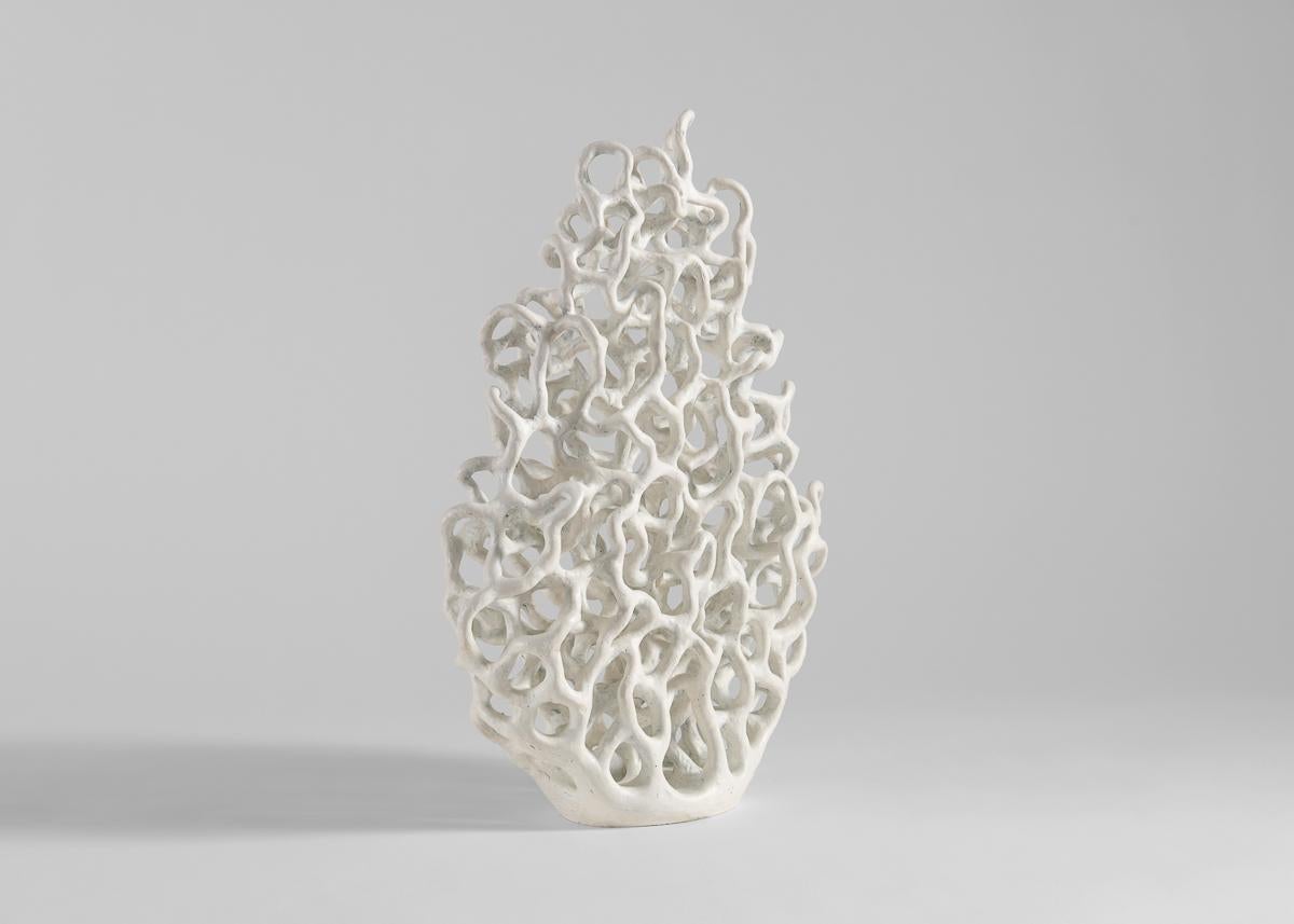 Barbro Åberg, White Flame, scultura in ceramica bianca, Danimarca, 2022 In condizioni buone in vendita a New York, NY