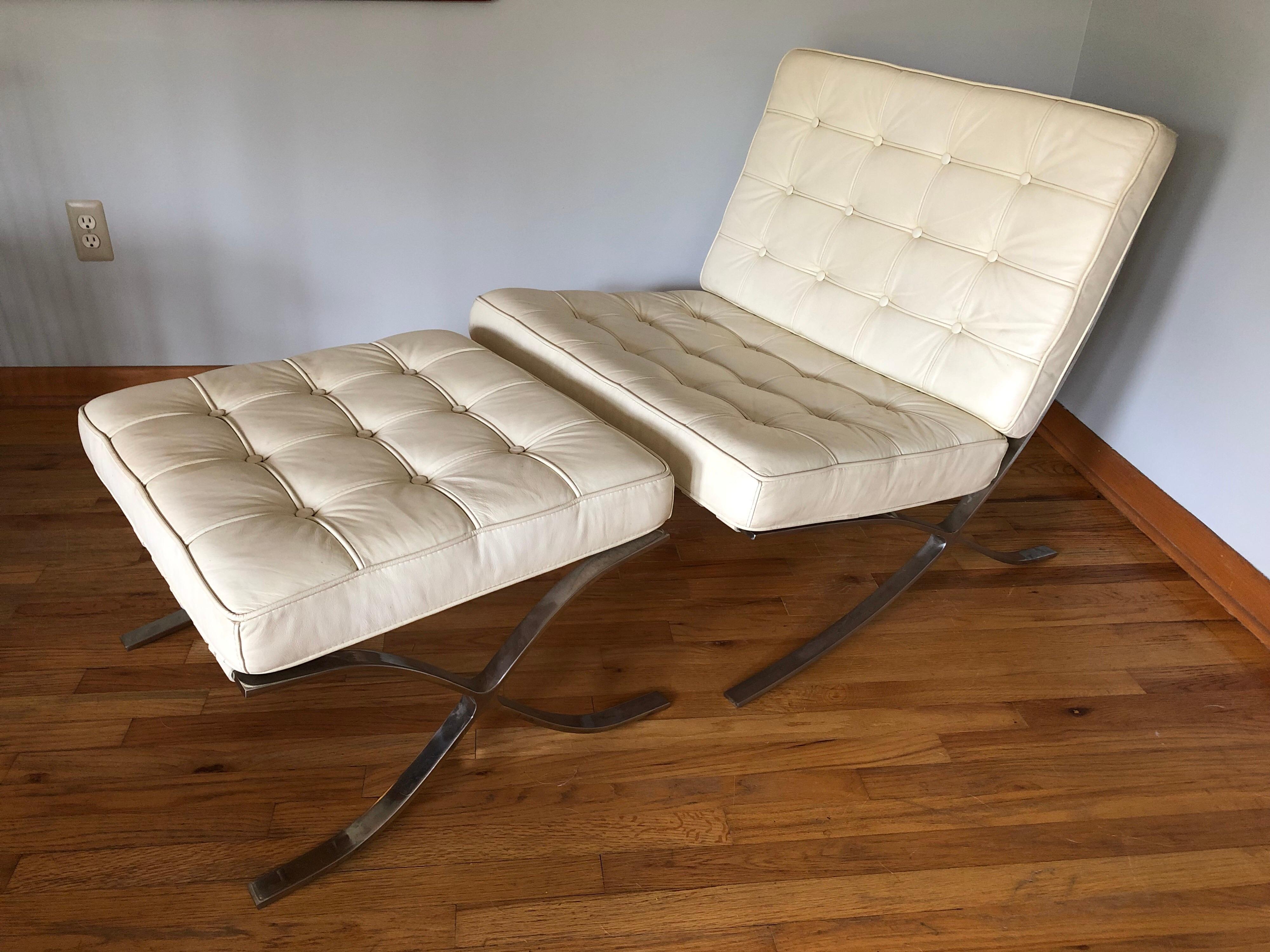 Italian Barcelona chair and ottoman in white leather attributed to Mies van der Rohe. Highest quality and solid construction.
Chair measures 30
