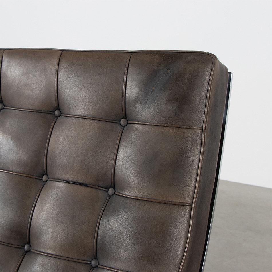 Barcelona Chair by Ludwig Mies van der Rohe in dark brown leather for Knoll 2