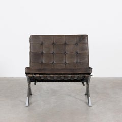Barcelona Chair by Ludwig Mies van der Rohe in dark brown leather for Knoll