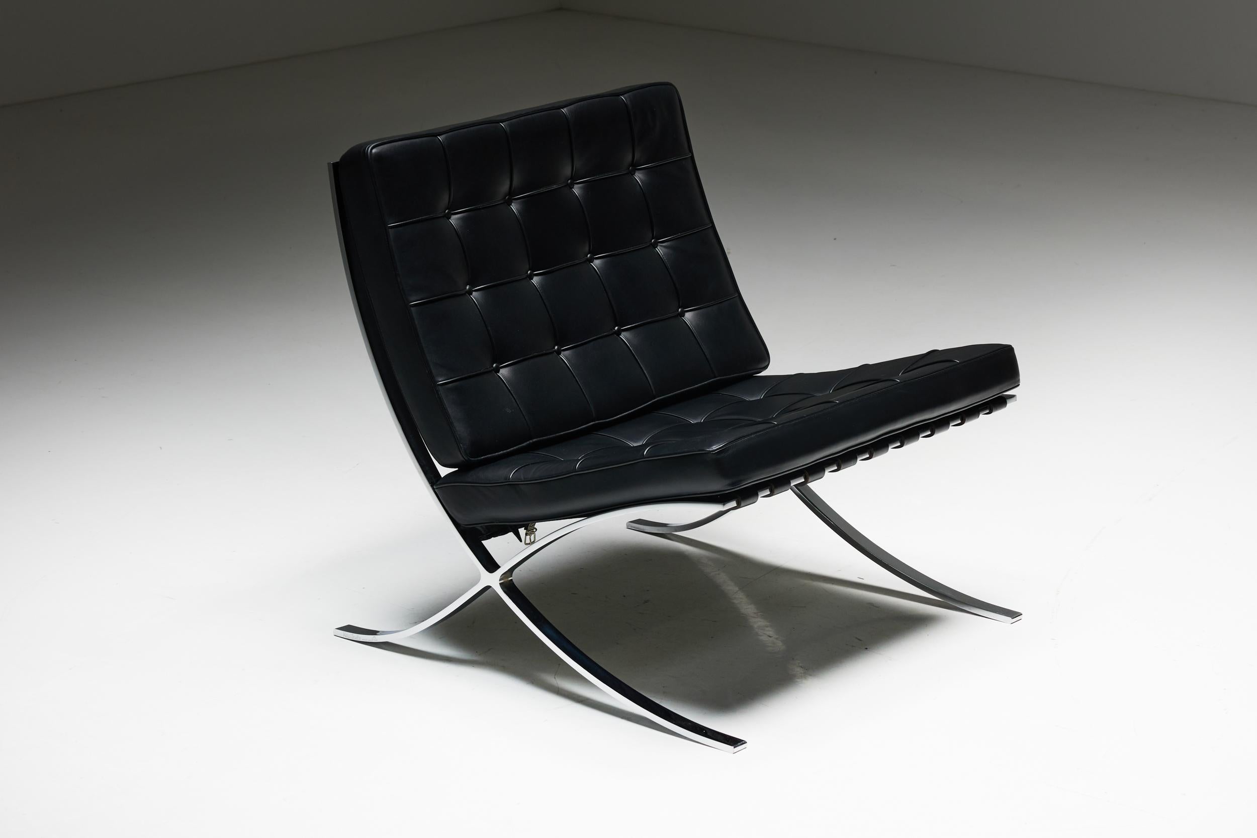 Mid-Century Modern Barcelona Chair by Mies van der Rohe for Knoll, 1980s