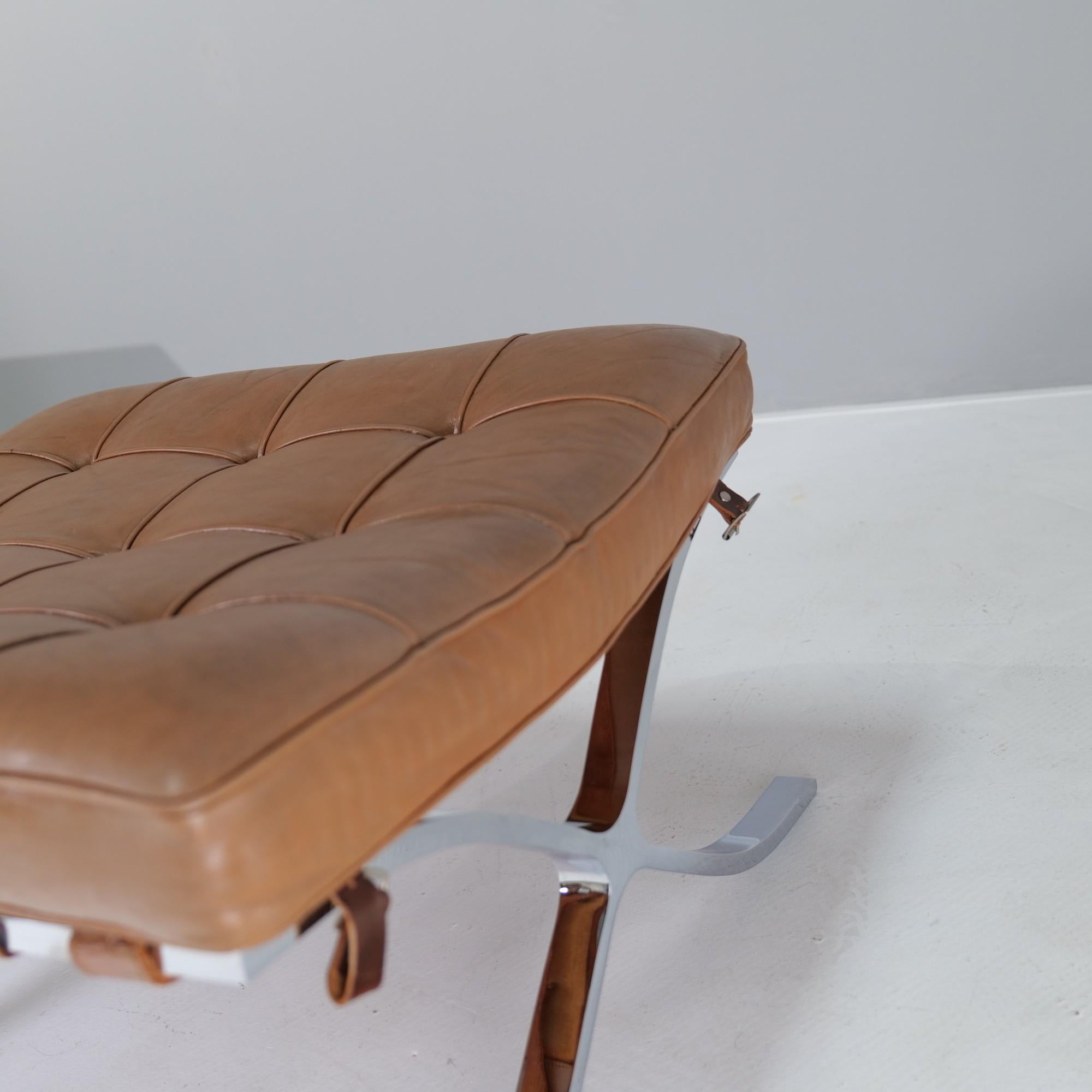 Barcelona Chair Ottoman by Ludwig Mies Van Der Rohe for Knoll 1980s  2