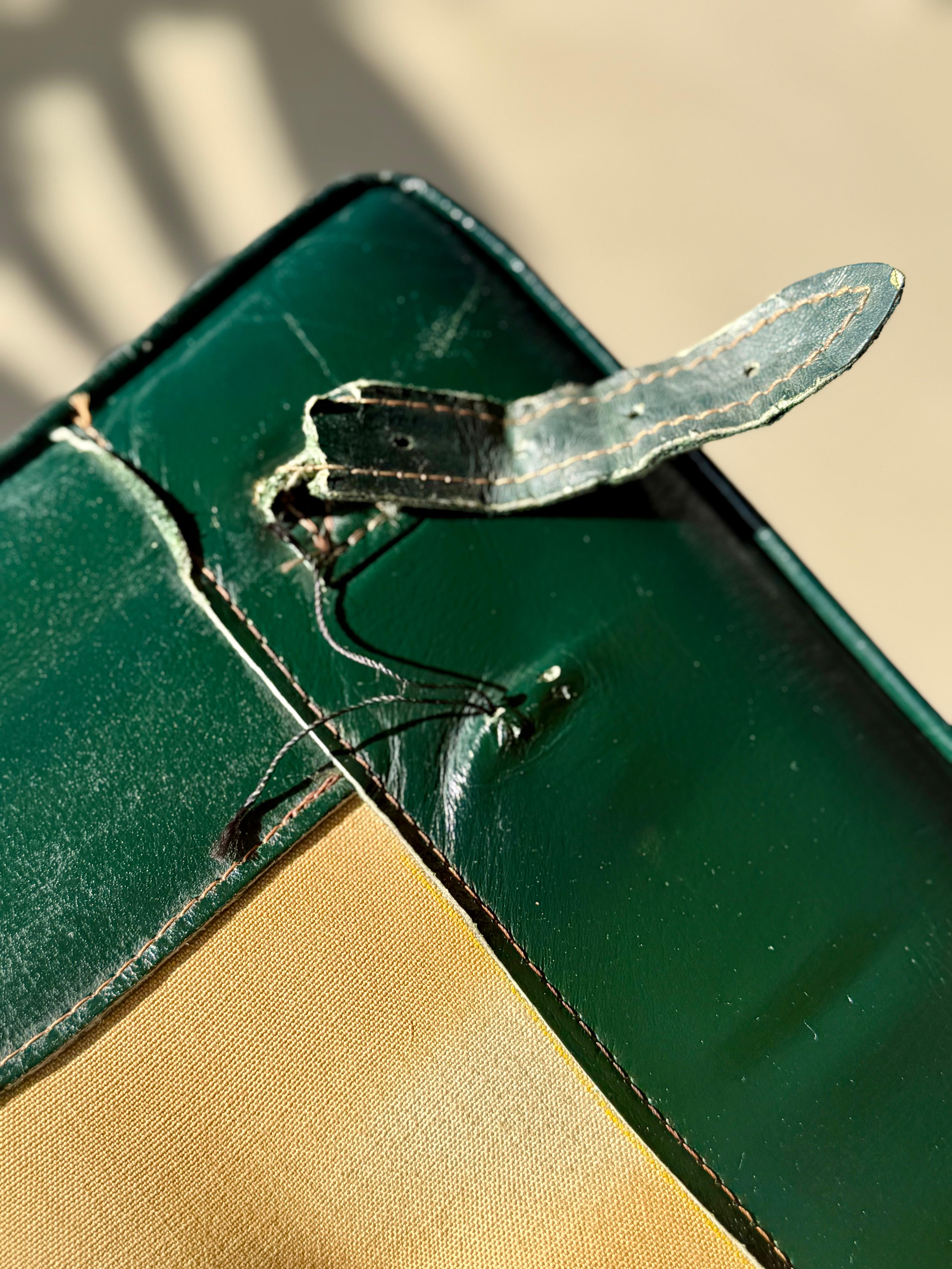 Silla y Otomana Barcelona de Piel Verde de Ludwig Mies van der Rohe para Knoll en venta 2