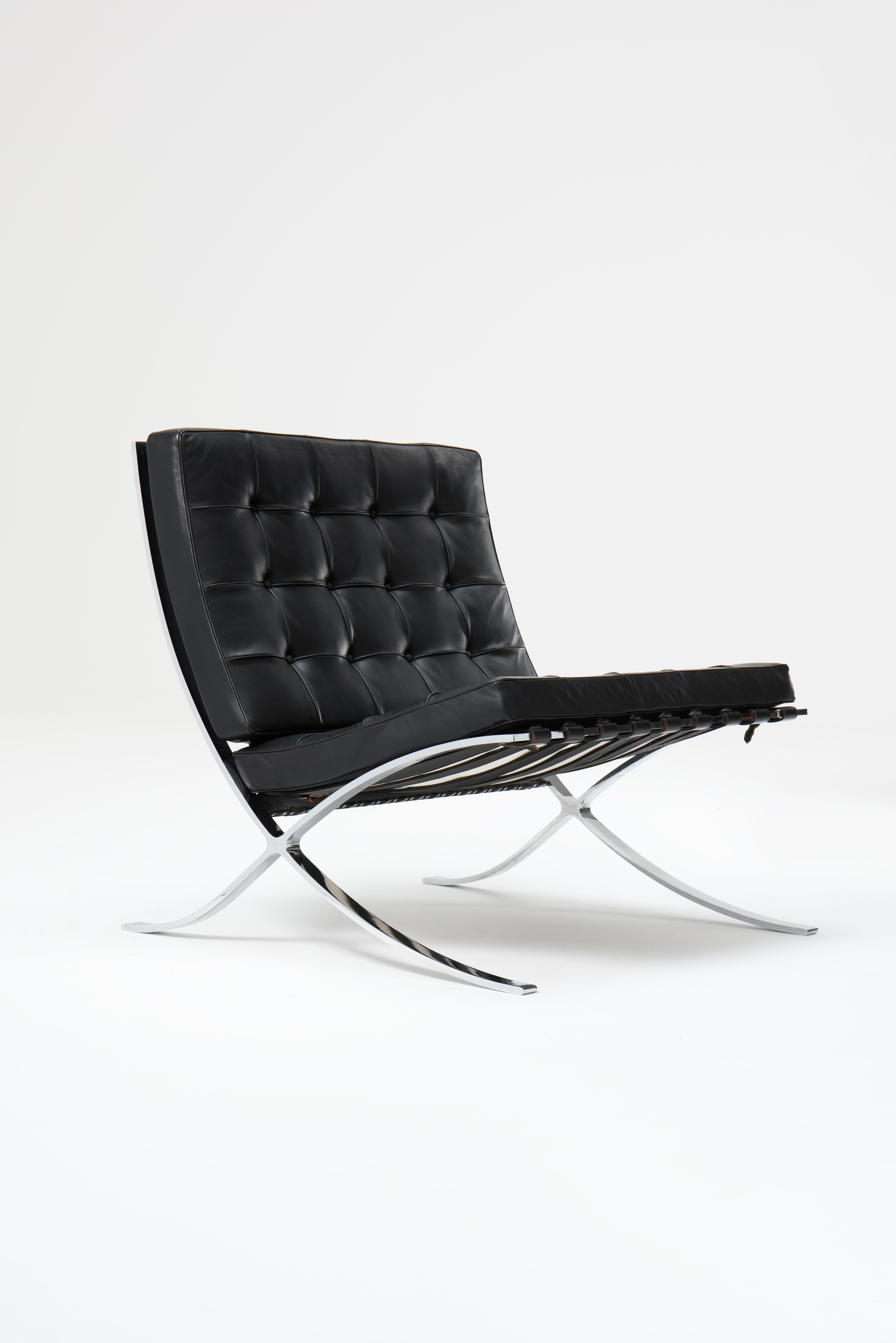 Barcelona Chair & Ottoman - Mies Van der Rohe For Sale 6