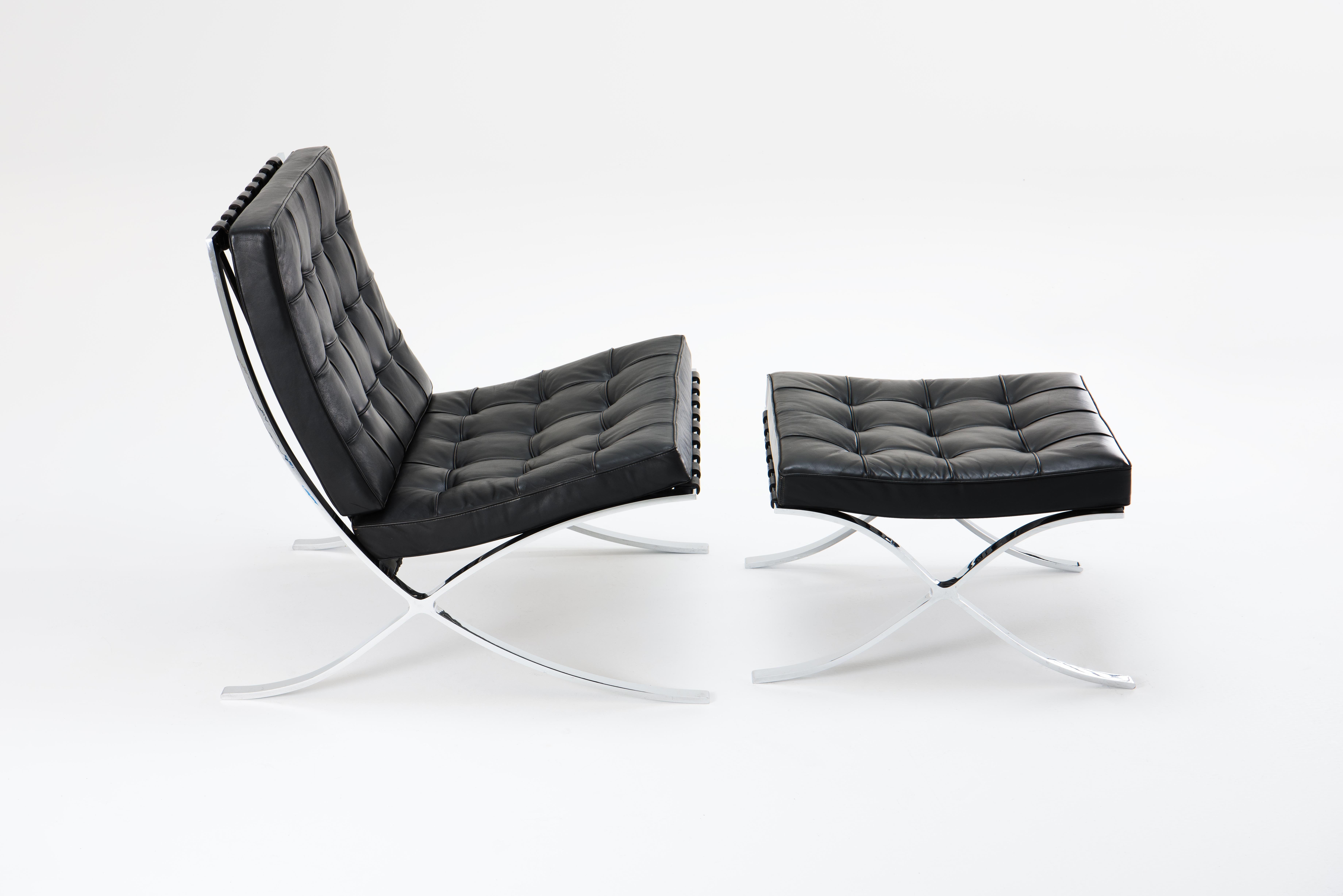 Bauhaus Barcelona Chair & Ottoman - Mies Van der Rohe For Sale