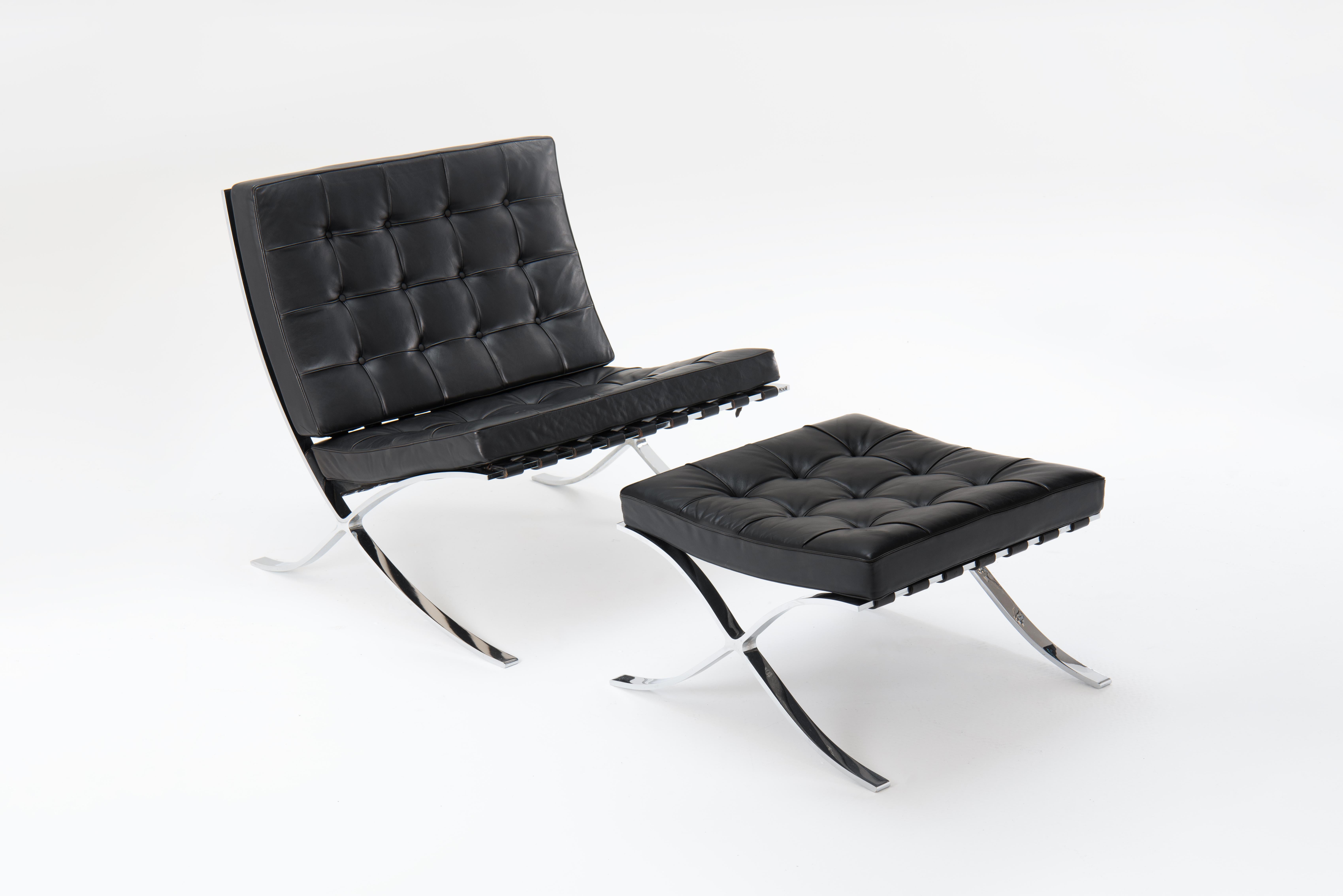 Barcelona Chair & Ottoman - Mies Van der Rohe For Sale 1