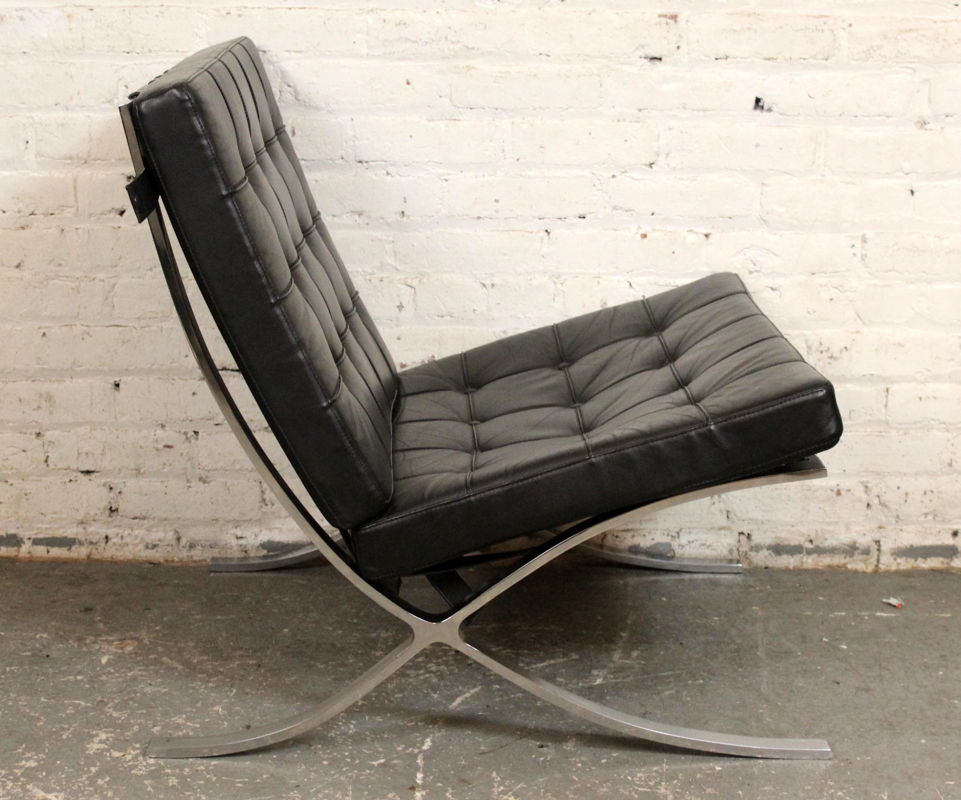 Barcelona Stuhl mit Ottomane (Moderne der Mitte des Jahrhunderts) im Angebot