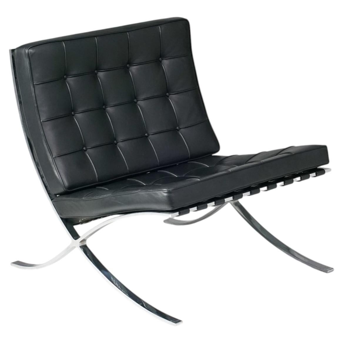 Barcelona Chairs, 8 Pieces, Ludwig Mies van der Rohe, Knoll, Early 2000s