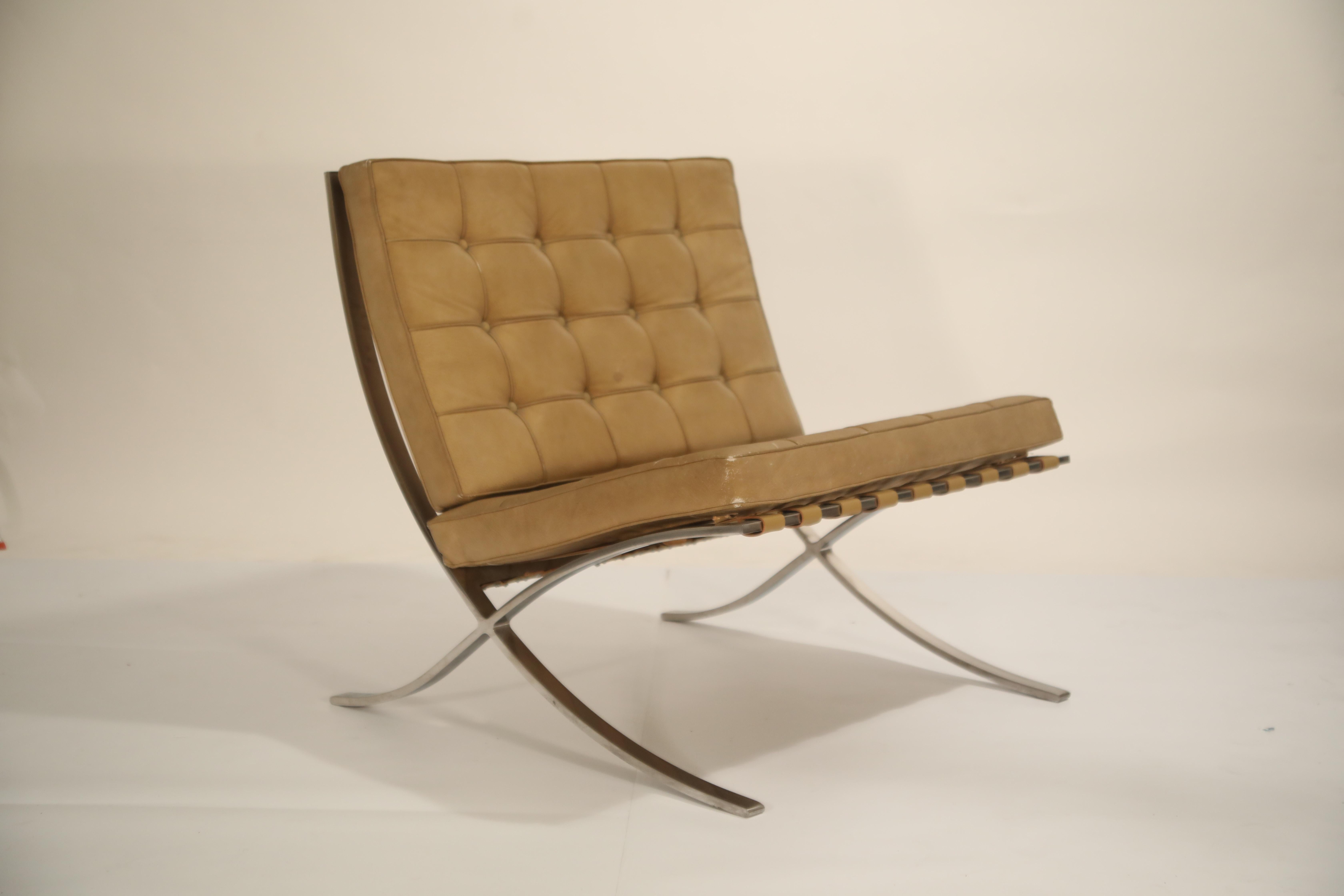 Barcelona Chairs & Ottoman by Mies van der Rohe for Knoll International, 1960s In Good Condition In Los Angeles, CA