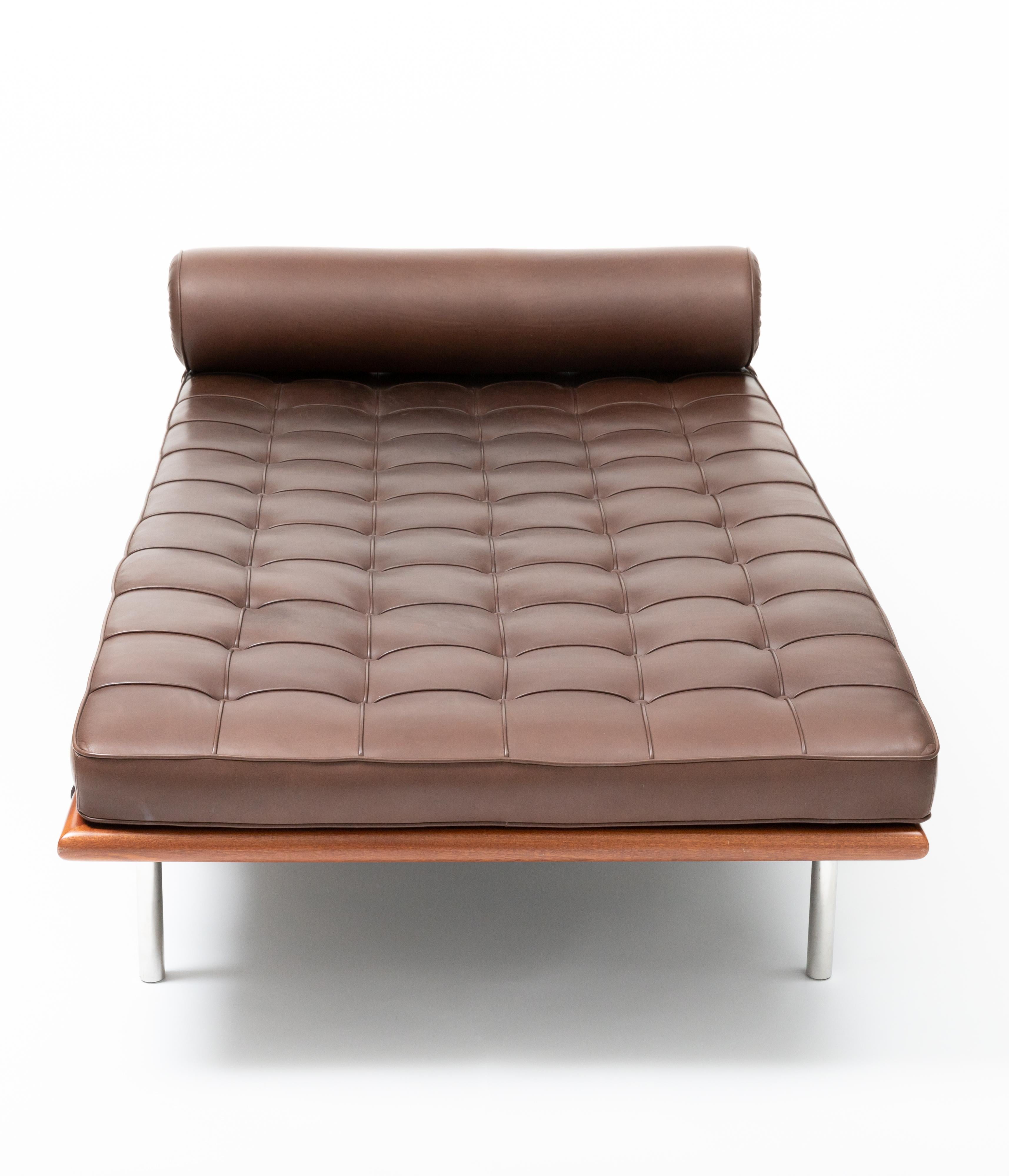 Classic Barcelona daybed by German-American architect and designer Ludwig Mies van der Rohe. This sleek daybed shares the same simple and refined elegance as the iconic lounge chair of the same name and is a stunning example of twentieth century