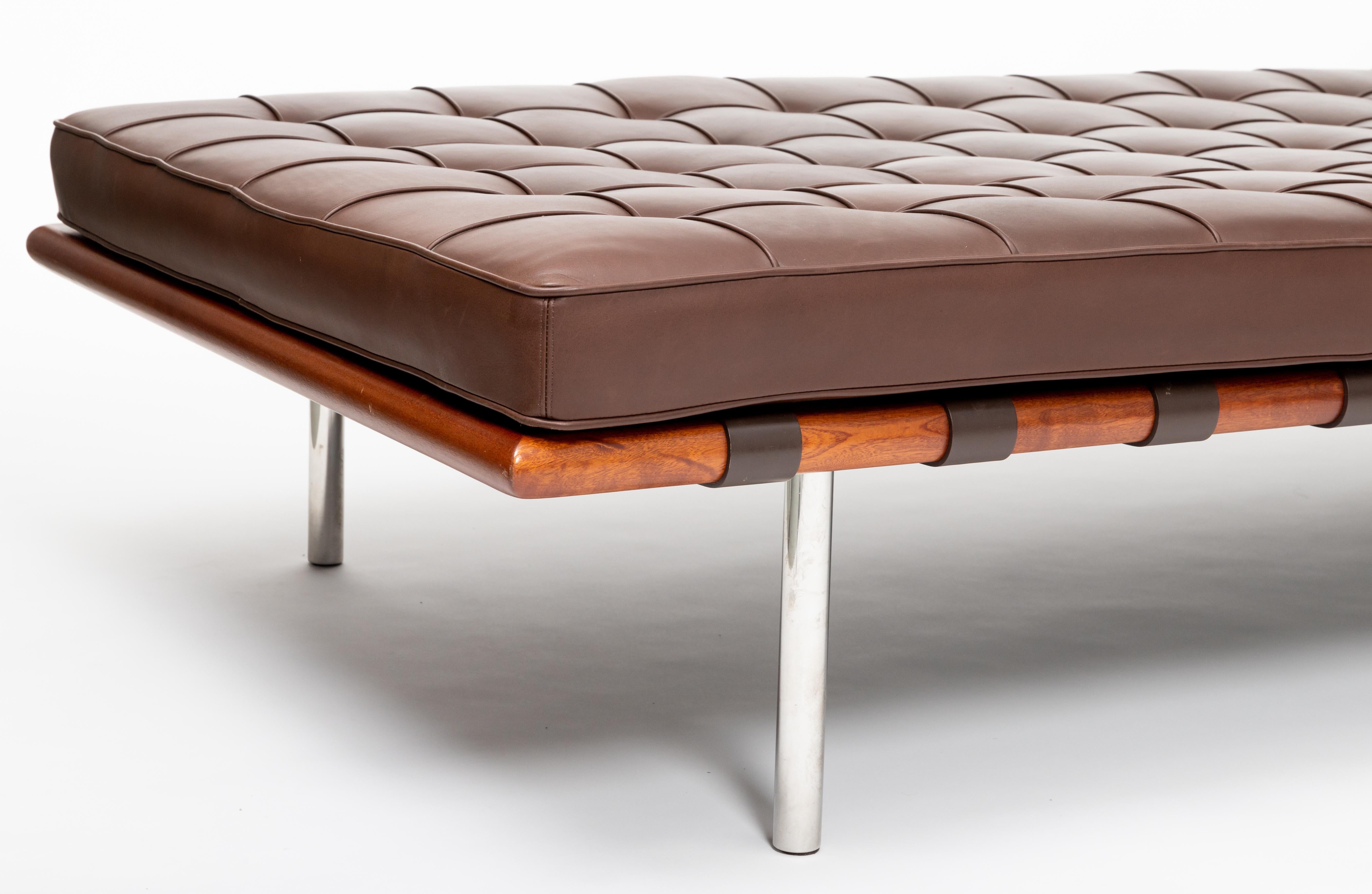 Modern Ludwig Mies van der Rohe Barcelona Daybed in Brown Leather