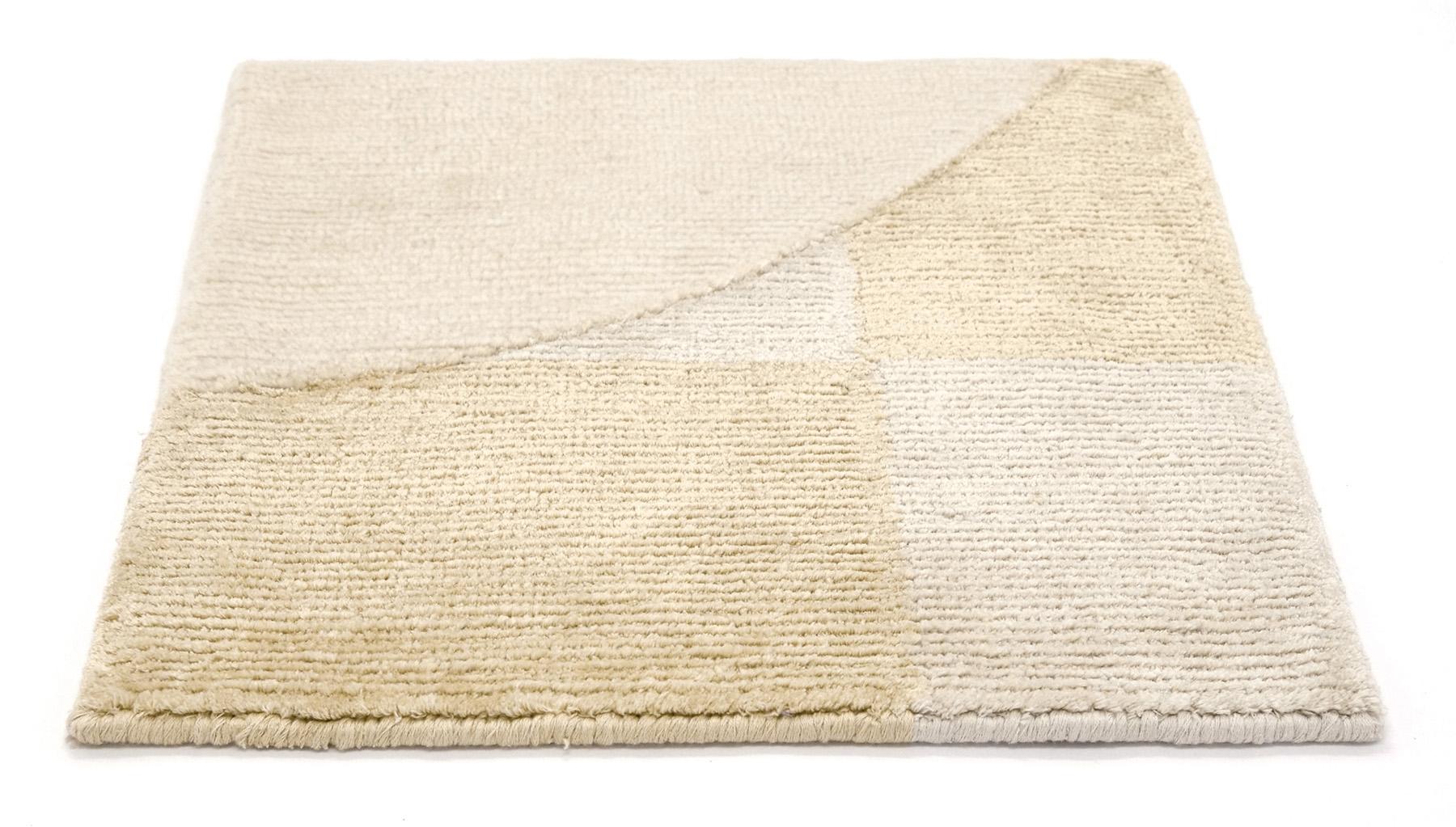 Contemporary Rug Graphic Beige white living room Wool Silk - Barcelona Chequers For Sale