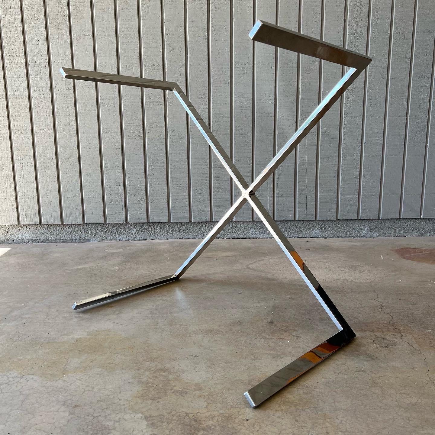 Barcelona Couchtisch oder Cocktailtisch entworfen von Ludwig Mies van der Rohe (amerikanisch) im Angebot
