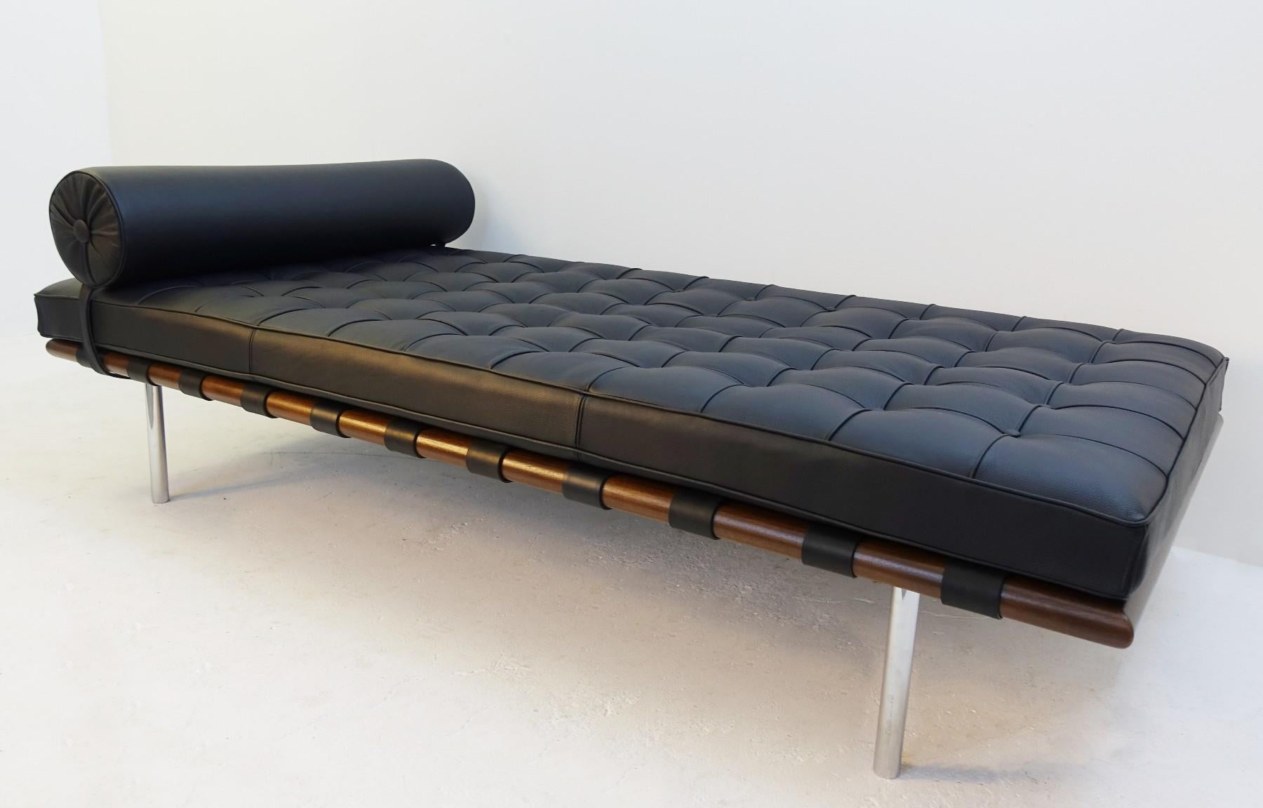 Barcelona couch, daybed by Ludwig Mies van der Rohe for Knoll.