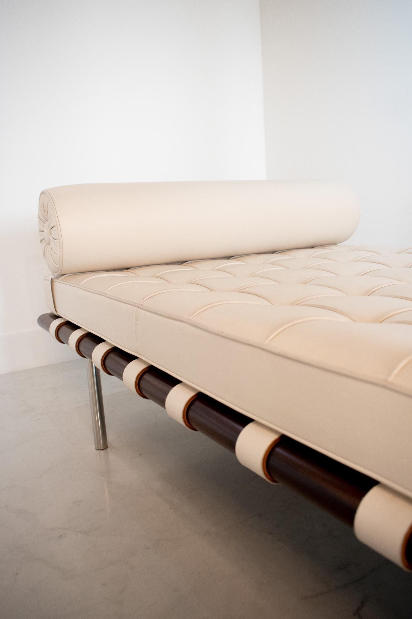 Barcelona Day Bed by Mies van der Rohe for Knoll Studio Cream Leather 1