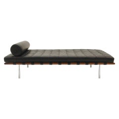 Vintage Barcelona Daybed, Black Leather, Chrome, Walnut, Excellent Condition