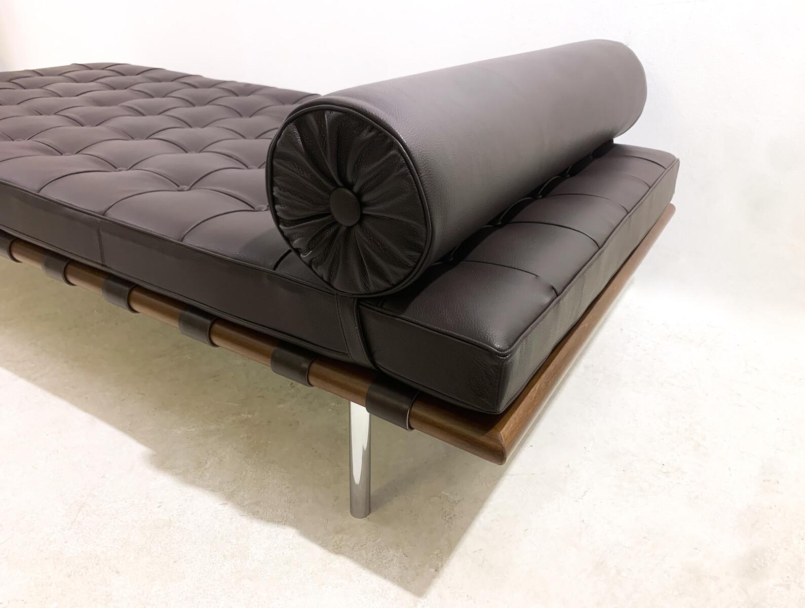 Barcelona Daybed by Ludwig Mies van der Rohe for Knoll, Black Leather, 1990s 2