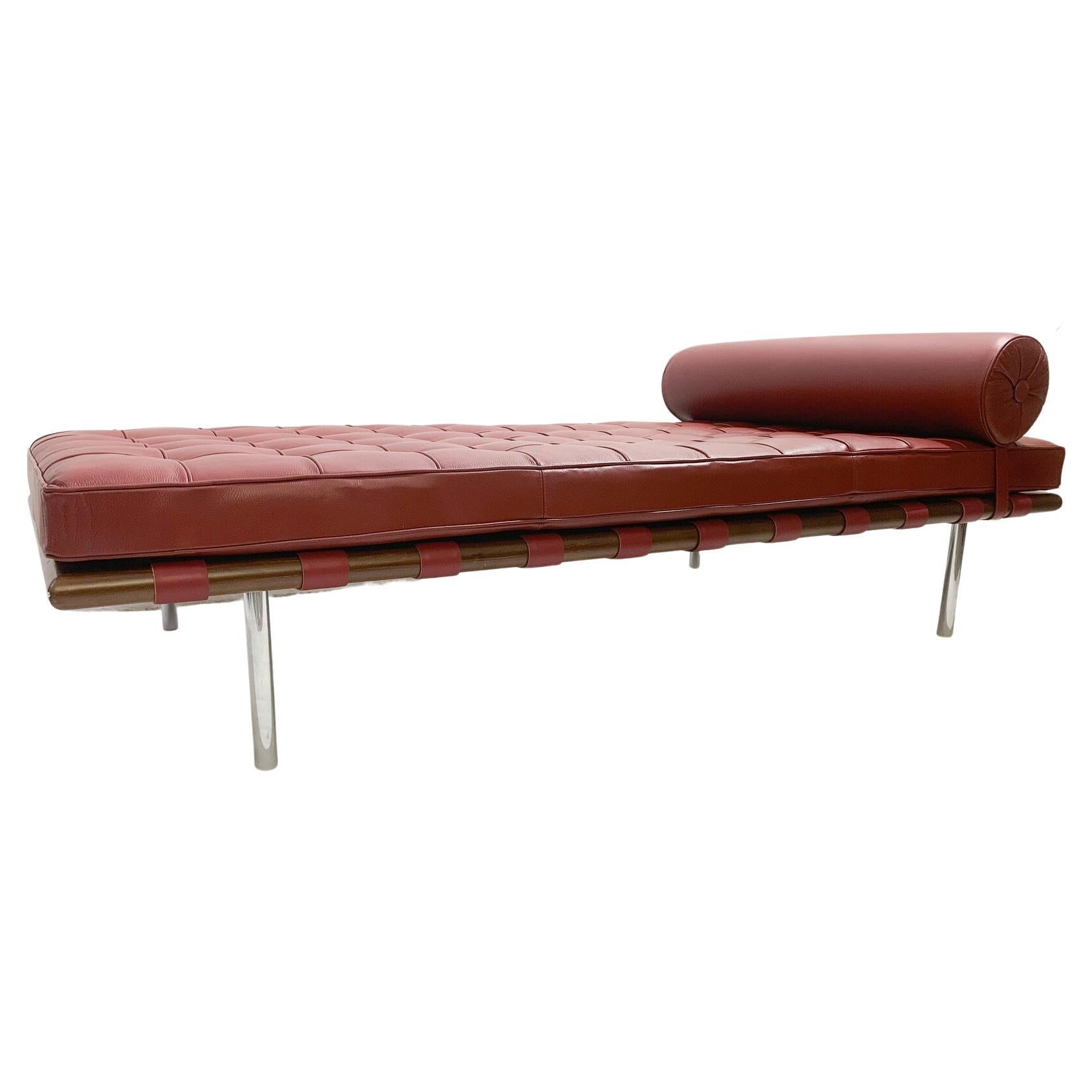 Barcelona Daybed by Ludwig Mies van der Rohe for Knoll, Burgundy Leather, 1990s For Sale