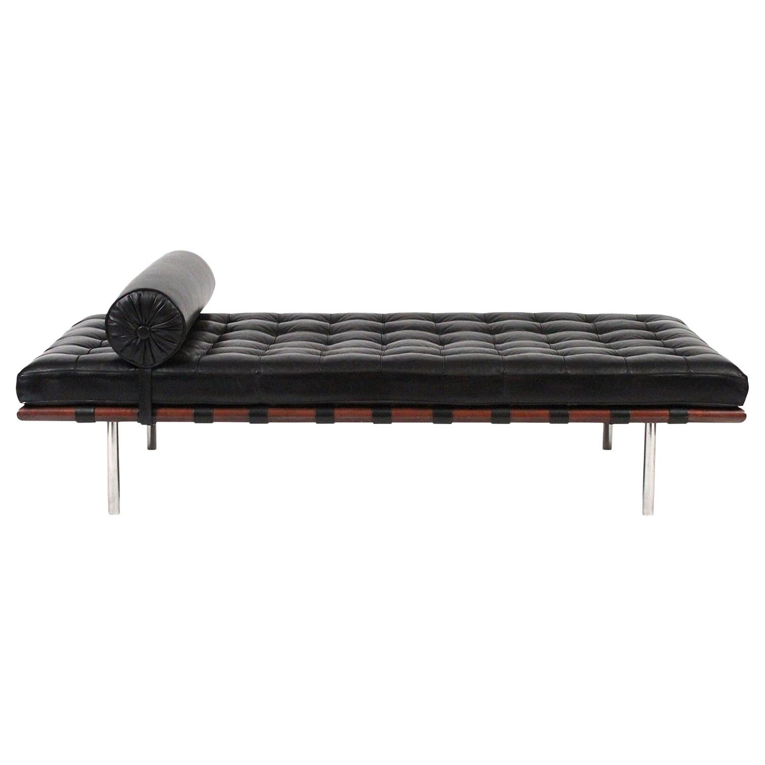 Barcelona Daybed by Ludwig Mies van der Rohe for Knoll