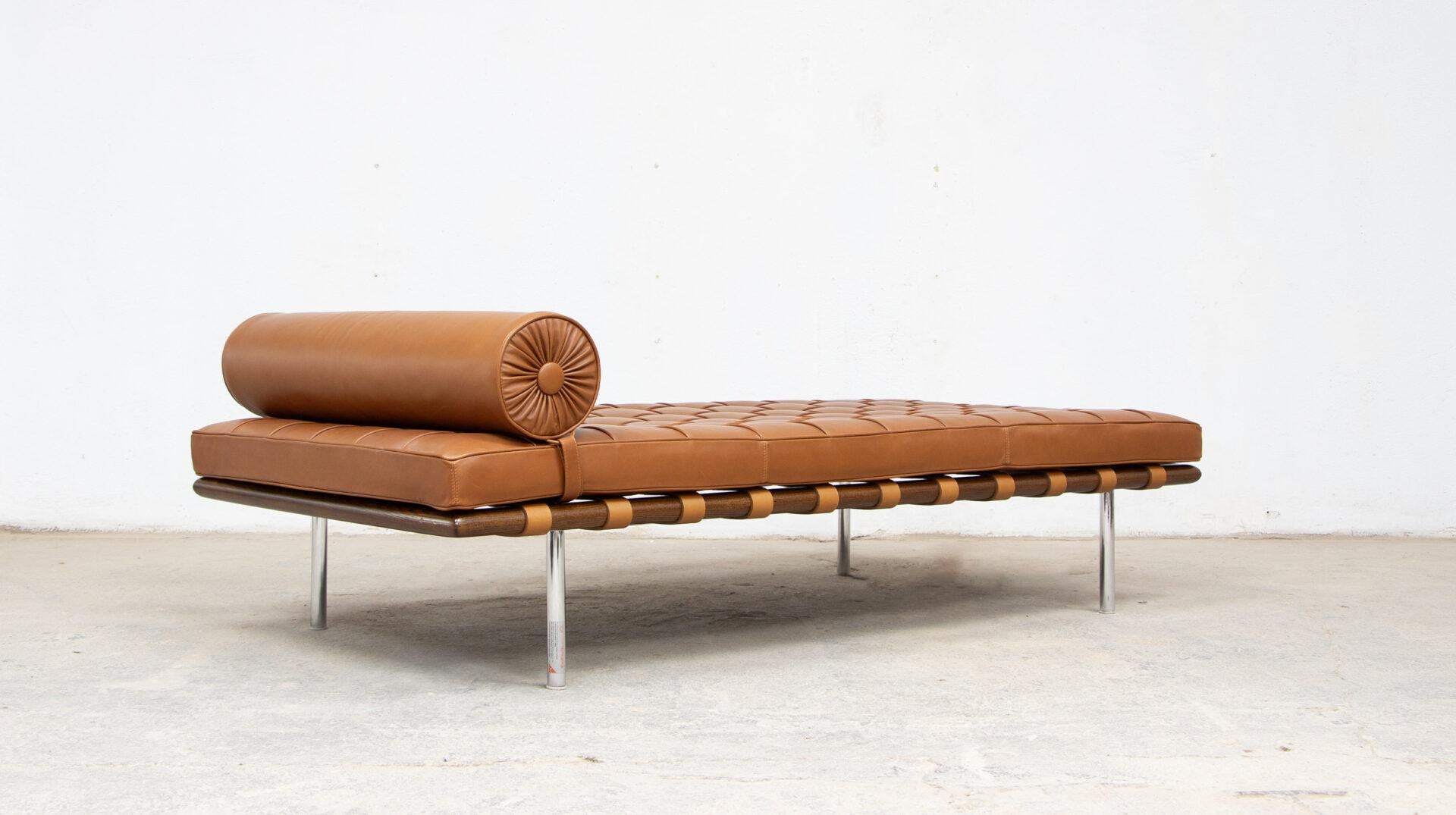 Barcelona Daybed by Ludwig Mies Van Der Rohe for Knoll International, 2021 For Sale 4