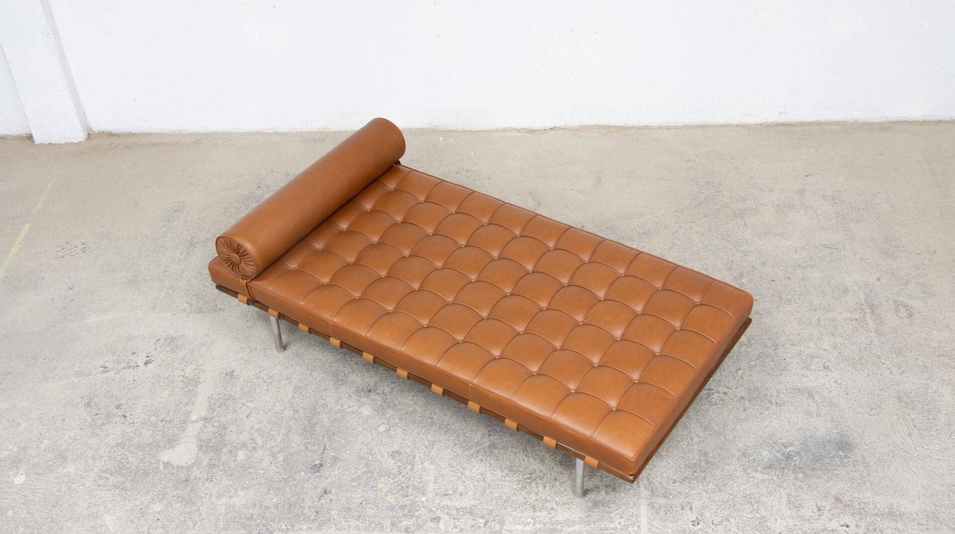 American Barcelona Daybed by Ludwig Mies Van Der Rohe for Knoll International, 2021 For Sale