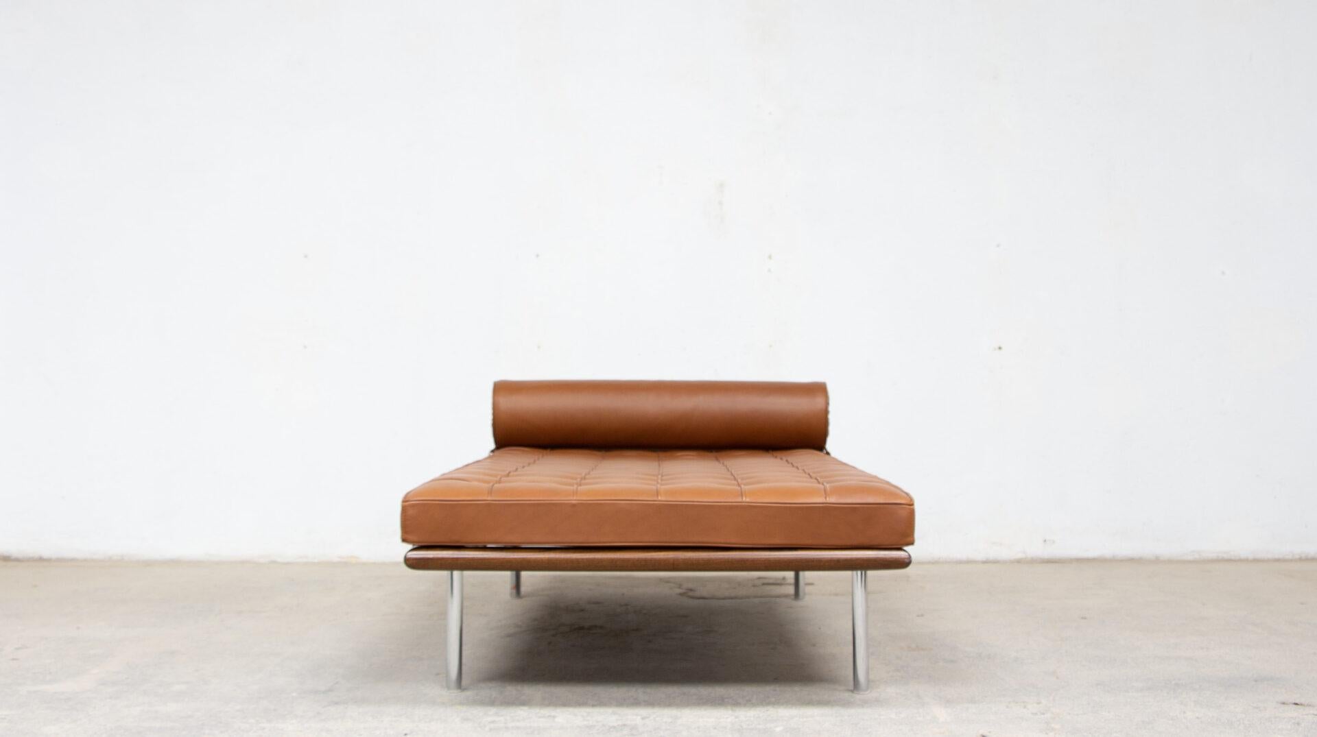 20th Century Barcelona Daybed by Ludwig Mies Van Der Rohe for Knoll International, 2021 For Sale
