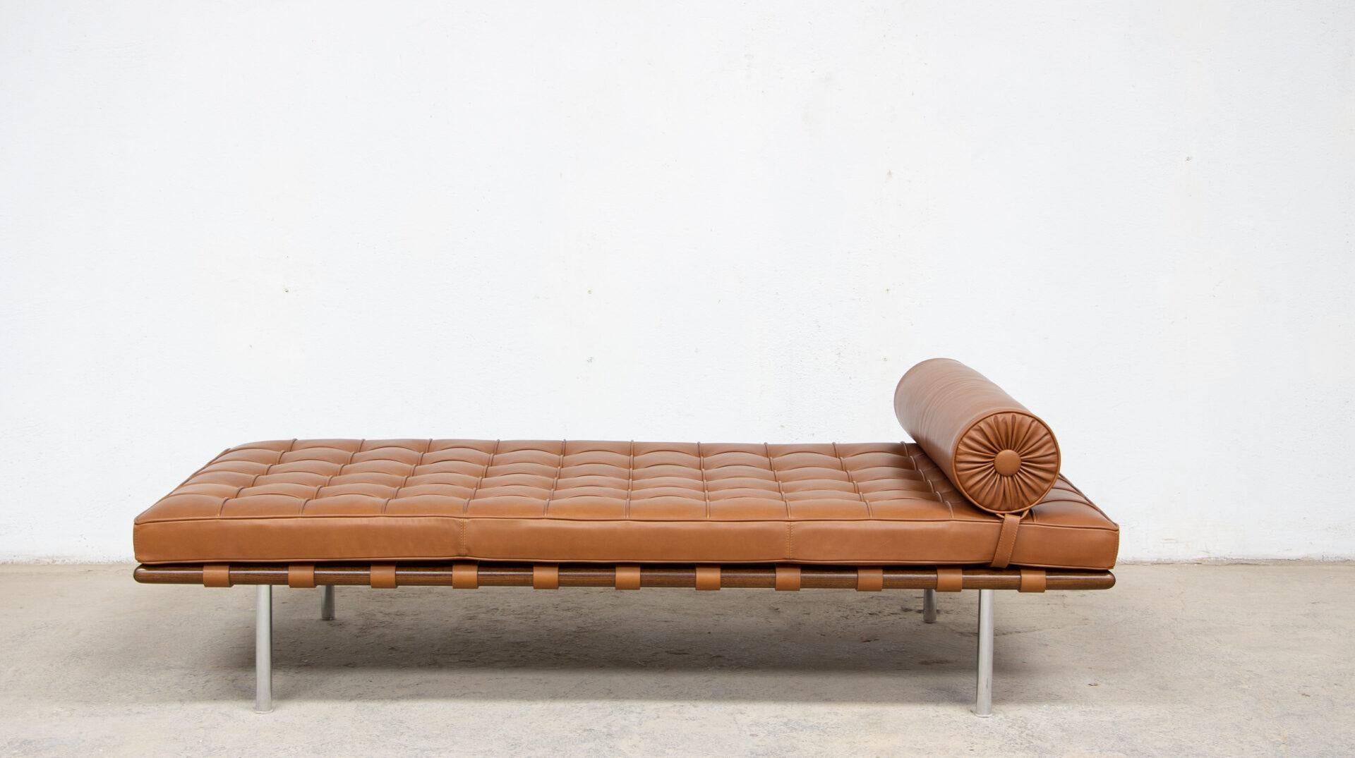 Leather Barcelona Daybed by Ludwig Mies Van Der Rohe for Knoll International, 2021 For Sale