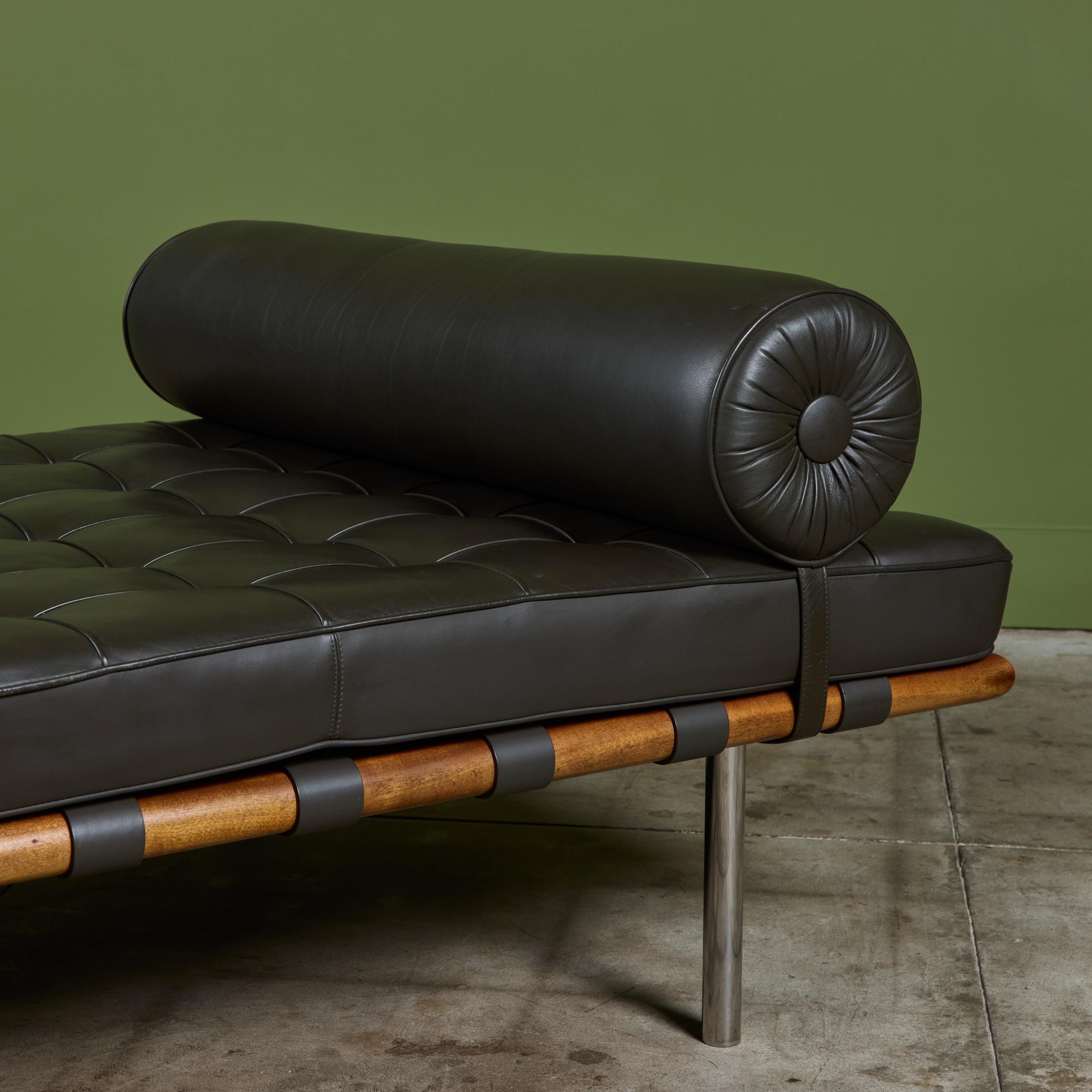 Mid-Century Modern Barcelona Daybed by Mies van der Rohe for Knoll For Sale