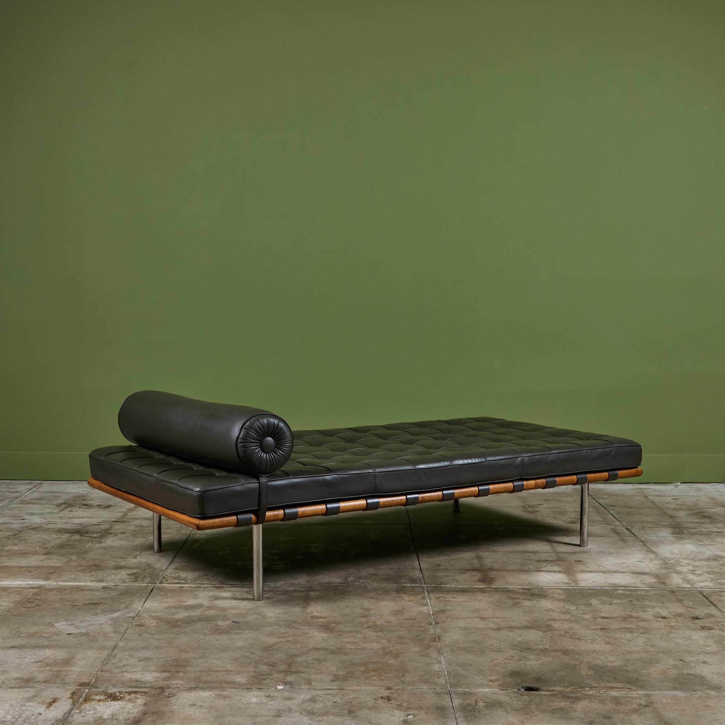 Contemporary Barcelona Daybed by Mies van der Rohe for Knoll For Sale