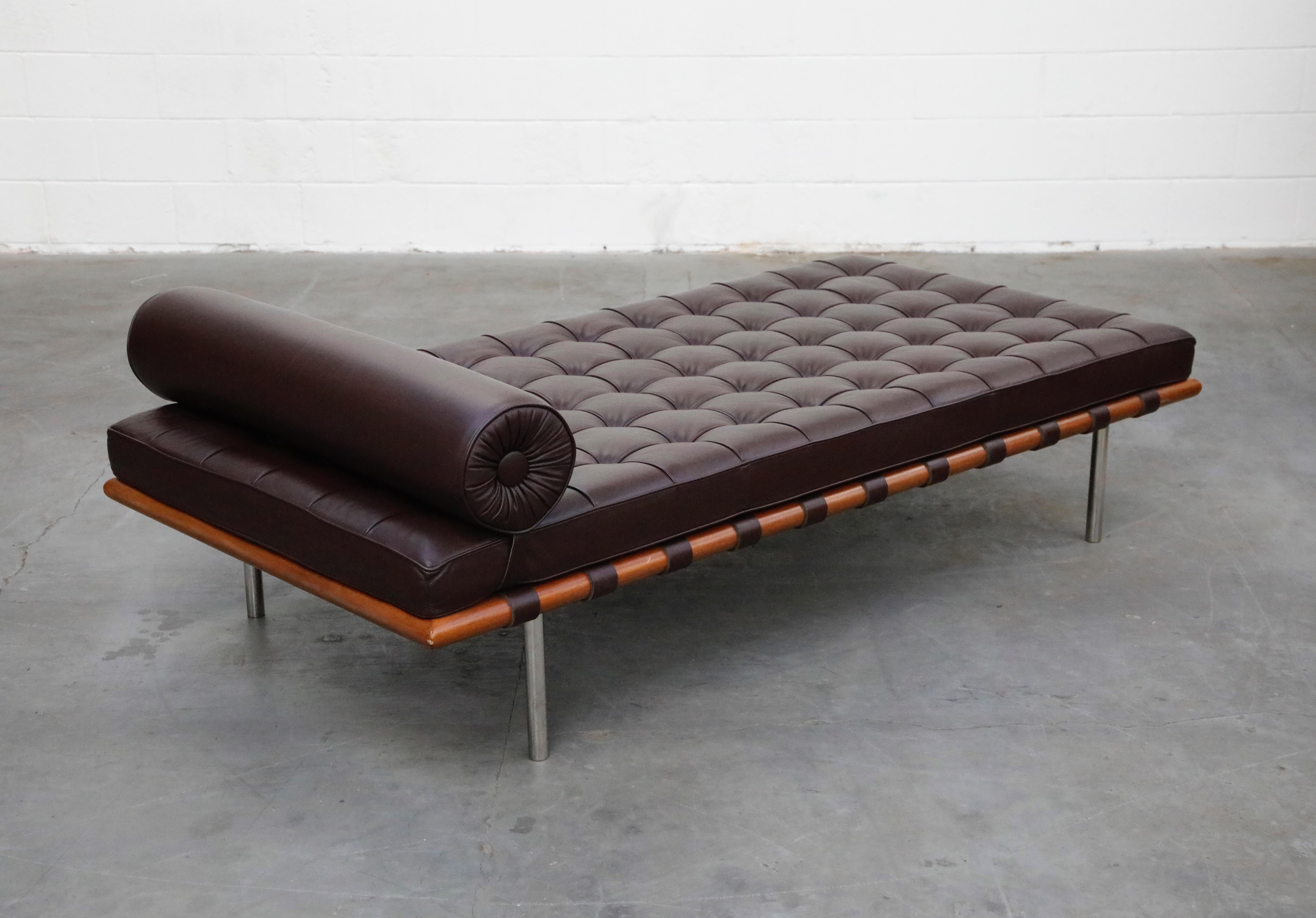 This fantastic Barcelona Daybed by Mies Van Der Rohe for Knoll is in a breathtaking deep brown high quality bovine leather. Thick and a substantial hand feel with incredible texture, as you would expect from a luxury maker such is Knoll. This