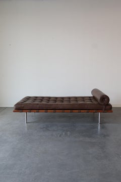 Barcelona Daybed Sofa Model 258L by By Mies van der Rohe for Knoll