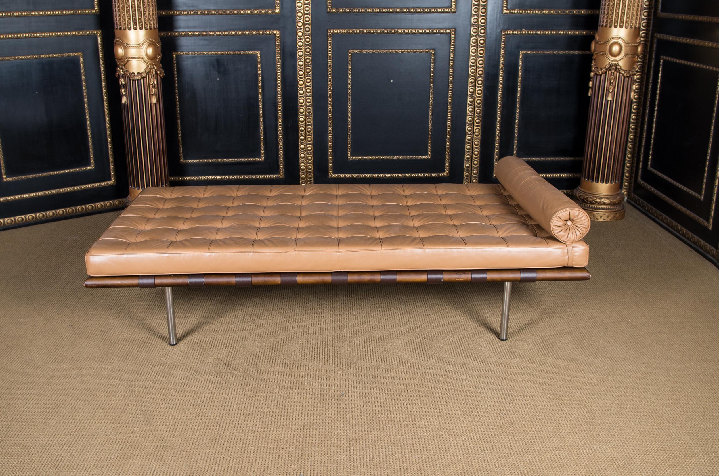 barcelona daybed reproduction