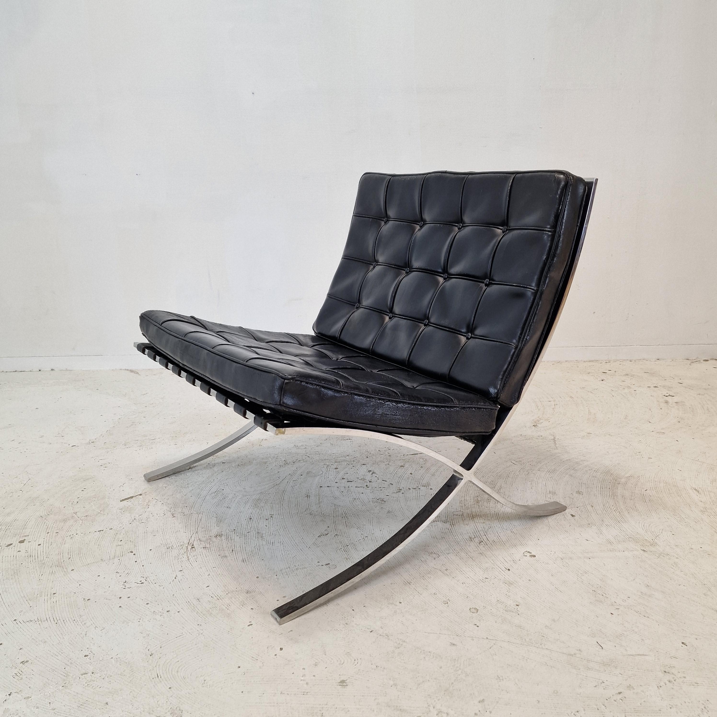 Mid-Century Modern Barcelona Lounge Chair With Ottoman By Knoll For Sale