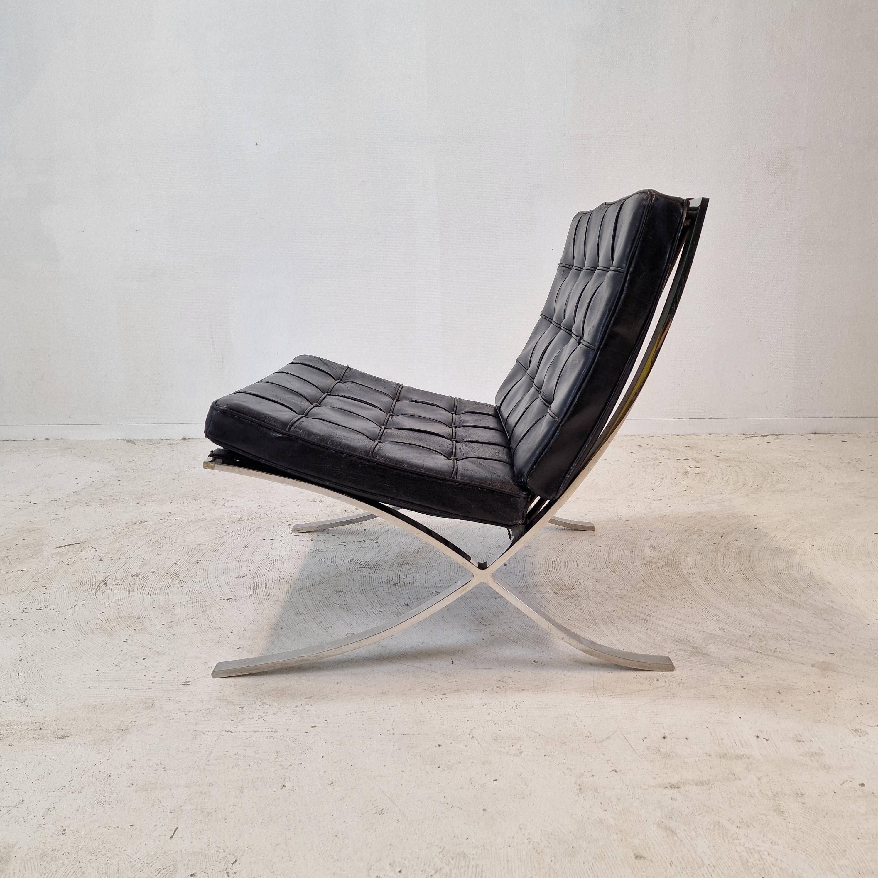 Late 20th Century Barcelona Lounge Chair With Ottoman By Knoll For Sale