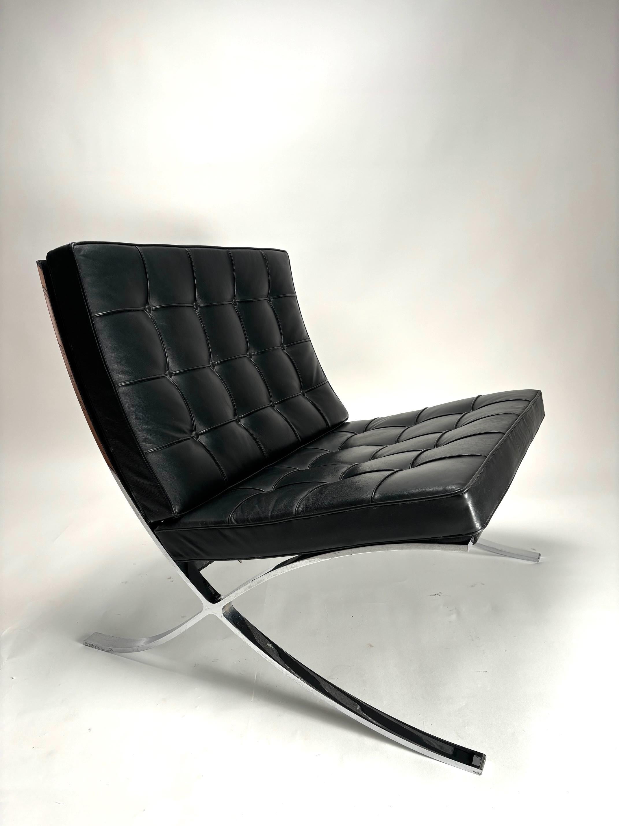 Fine XX secolo Sedie da salotto Barcelona di Mies van der Rohe per Knoll International (Firmato) in vendita