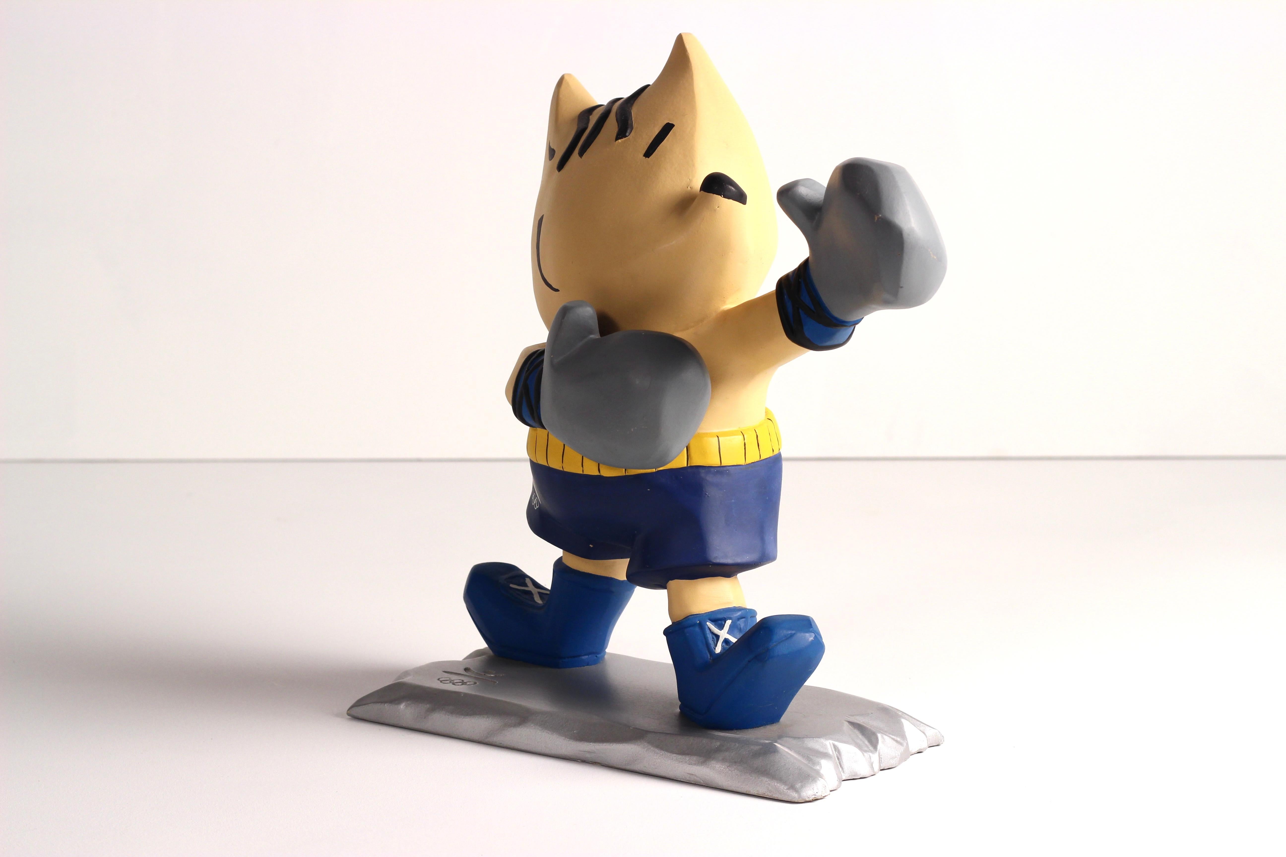 Barcelona Olympische Box Mascot Cobi (1992) von Javier Mariscal (Postmoderne) im Angebot