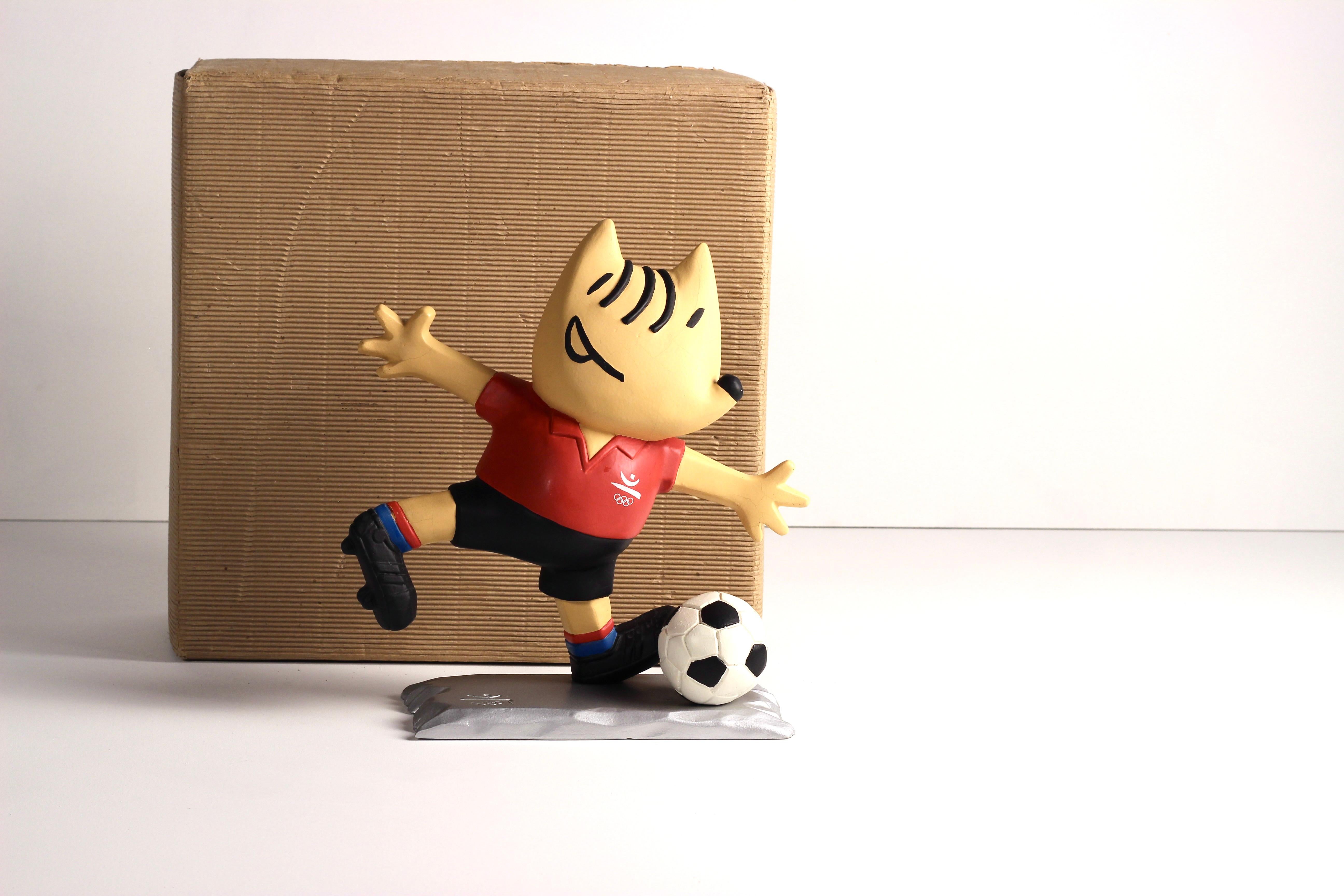 Barcelona Olympischer Fußball Mascot Cobi (1992) von Javier Mariscal im Angebot 4