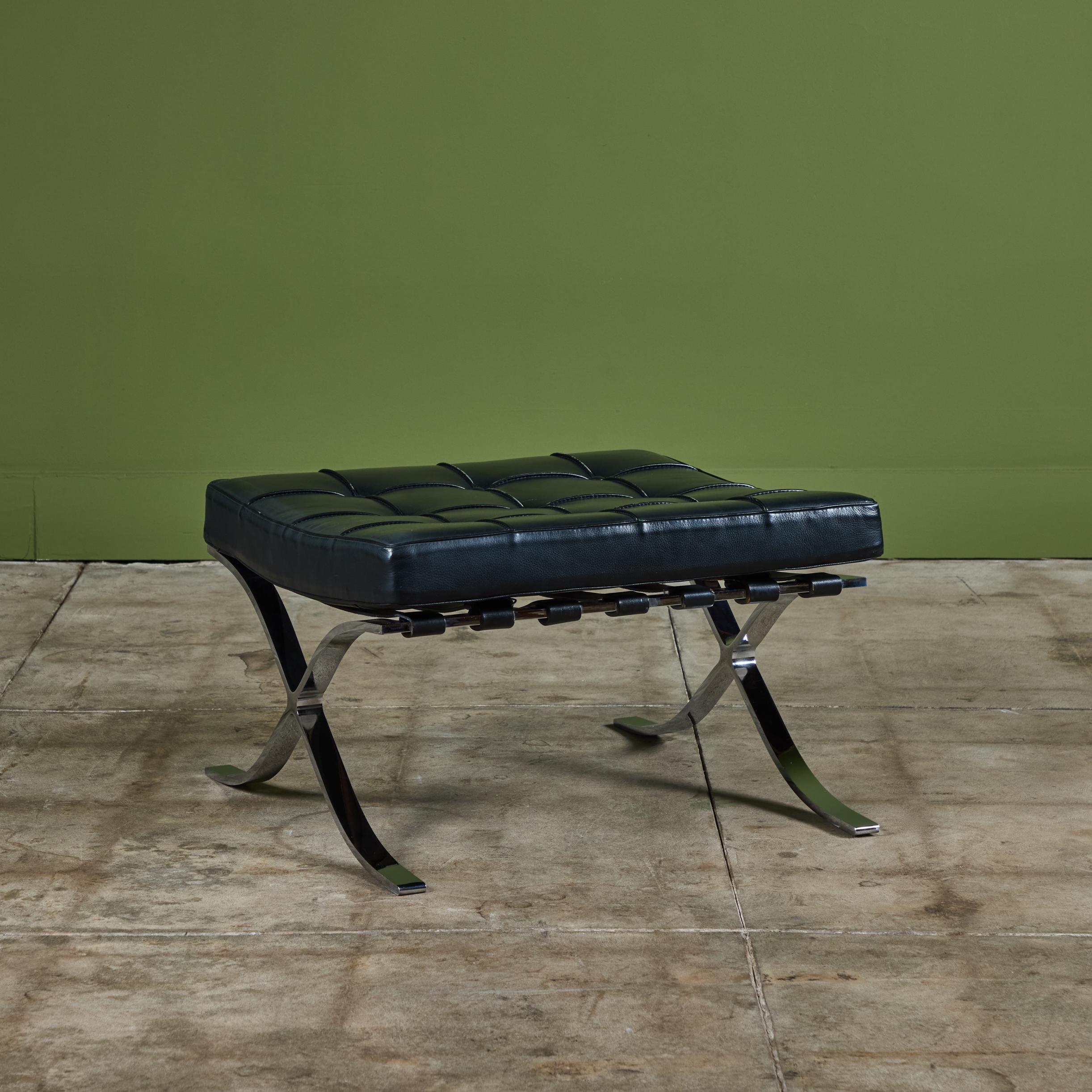Otomana Barcelona de Mies van der Rohe para Alivar Moderno de mediados de siglo en venta
