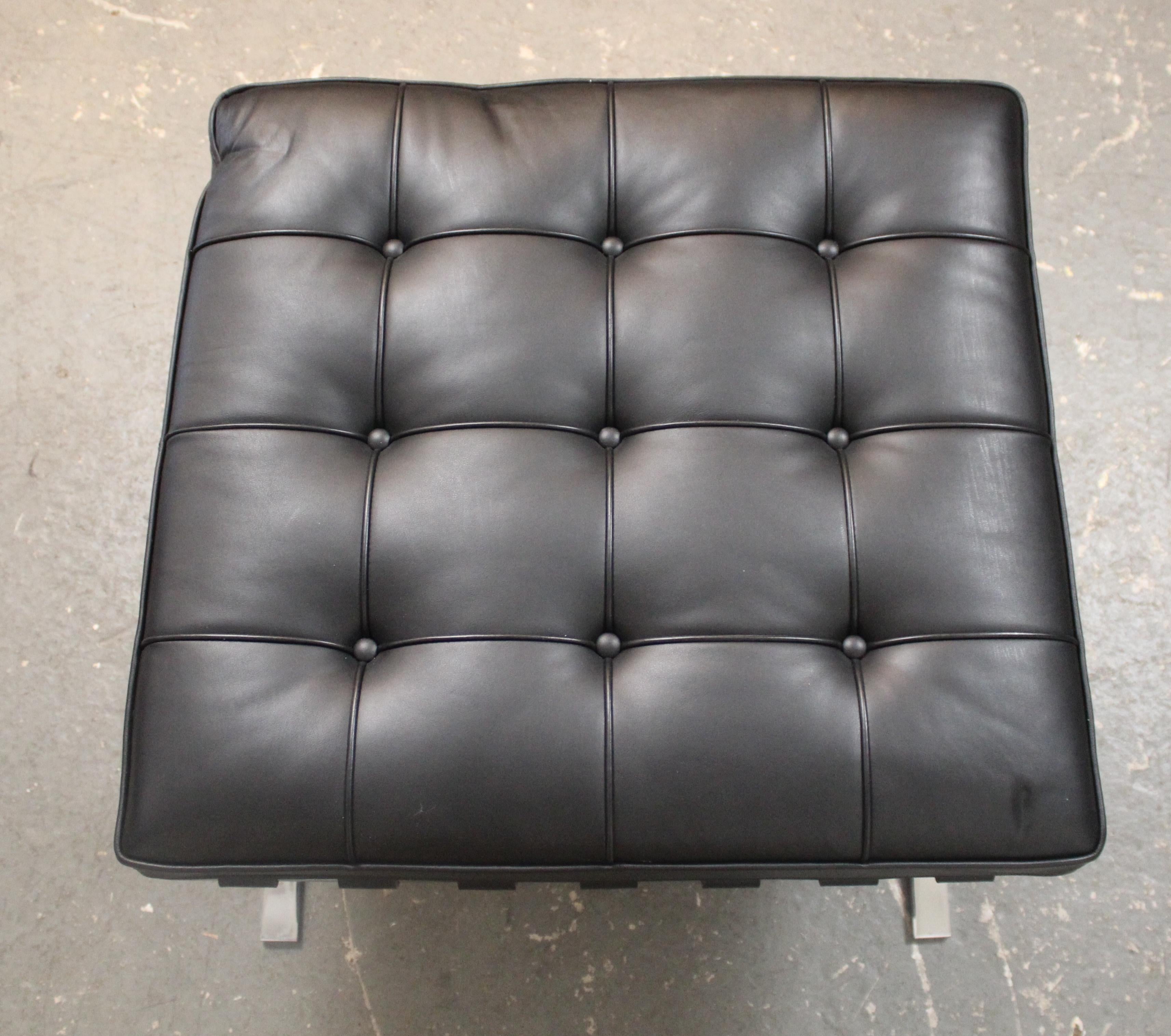 Taburete Barcelona de Ludwig Mies van der Rohe Moderno de mediados de siglo en venta