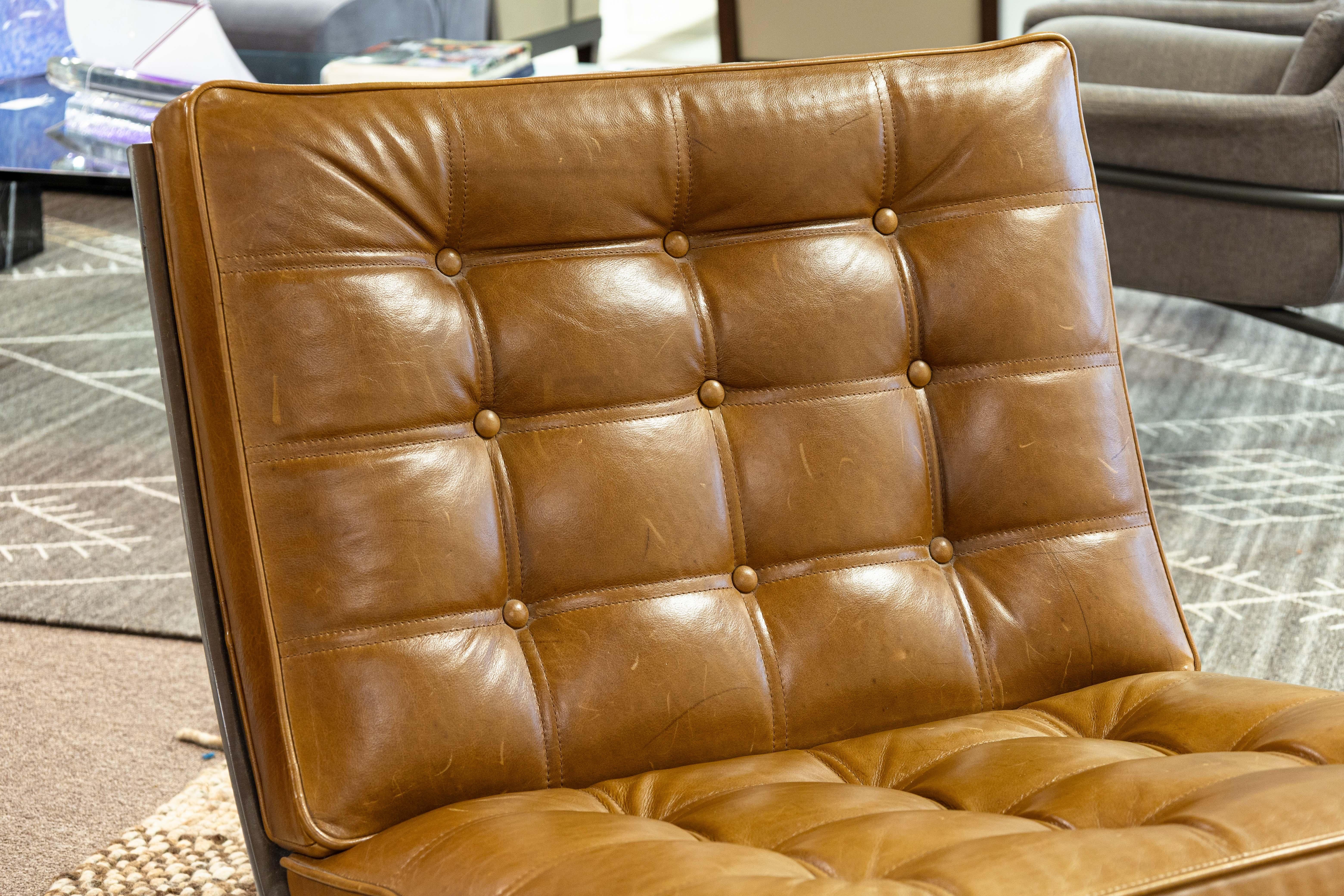 Barcelona Style Braunes Leder und Chrom Contemporary Modern Accent Lounge Chair (20. Jahrhundert) im Angebot