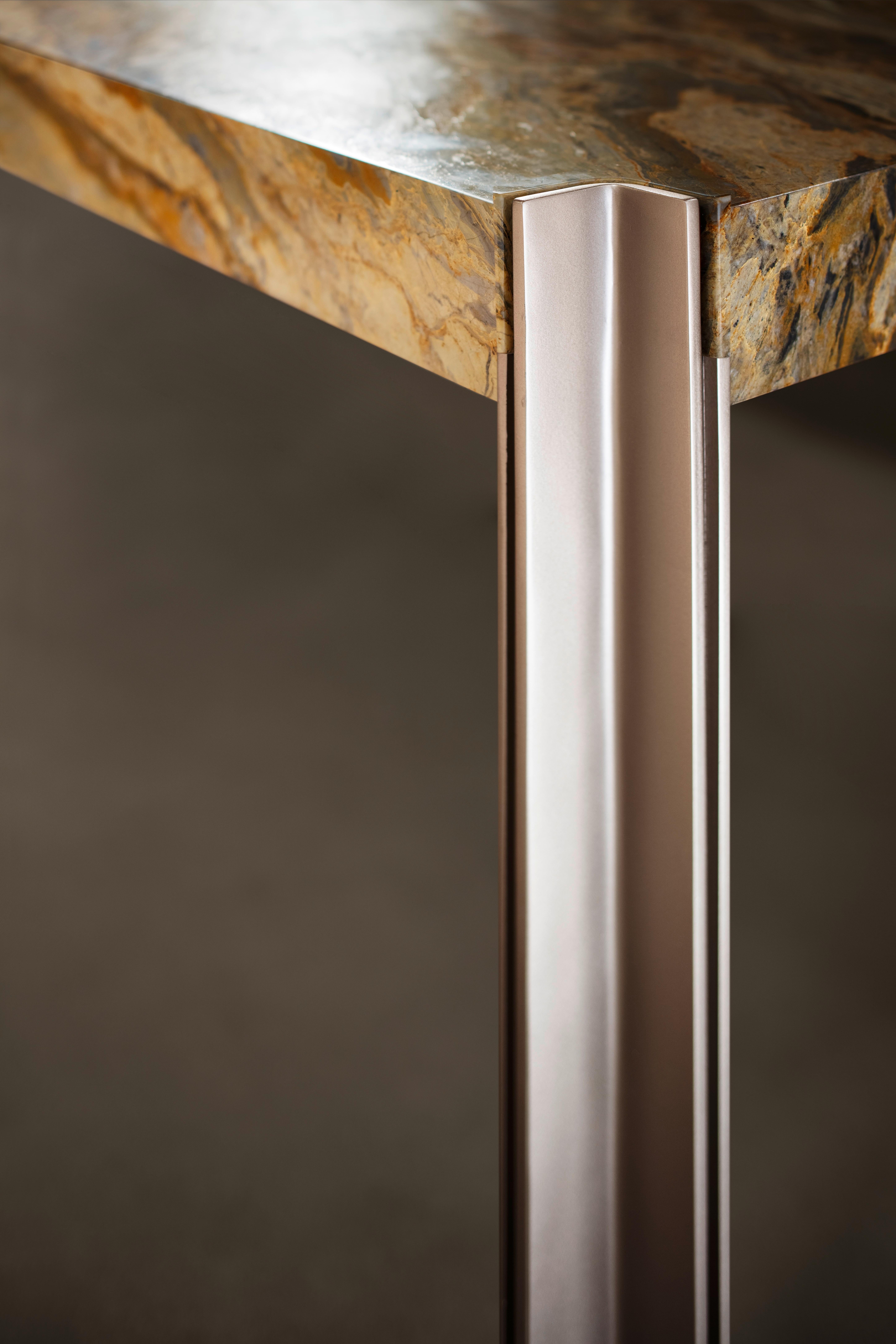Table Barcelona par Marcio Kogan - Hommage en pierre et en fer à Mies van der Rohe en vente 4