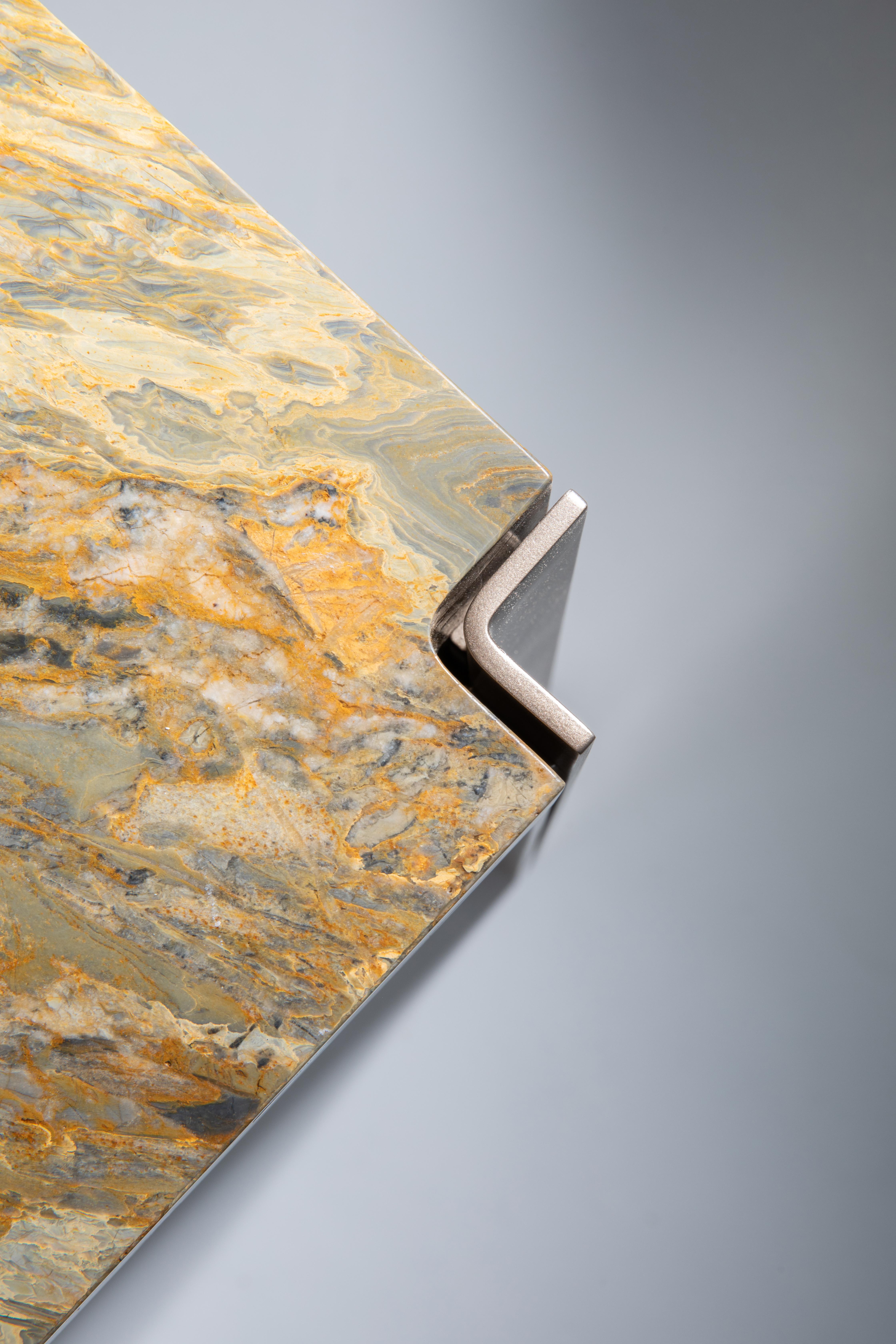 Brésilien Table Barcelona par Marcio Kogan - Hommage en pierre et en fer à Mies van der Rohe en vente